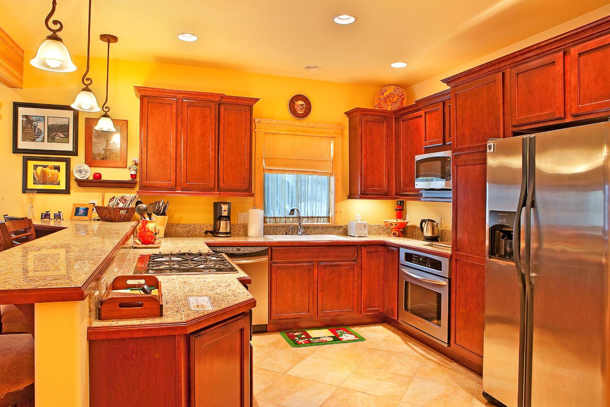 Luxury Condo in Leavenworth - Walk to Everything view 2