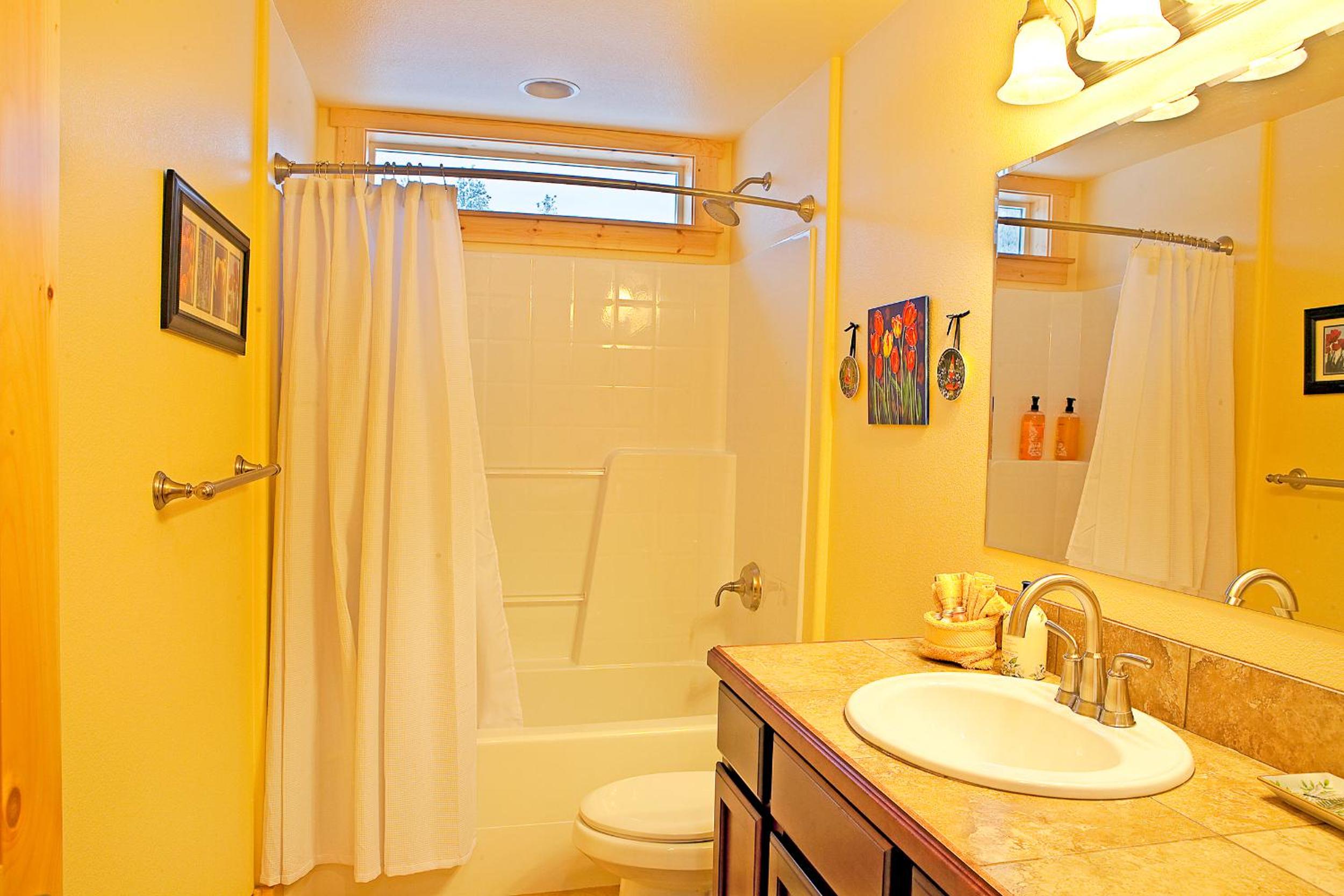 Luxury Condo in Leavenworth - Walk to Everything view 3
