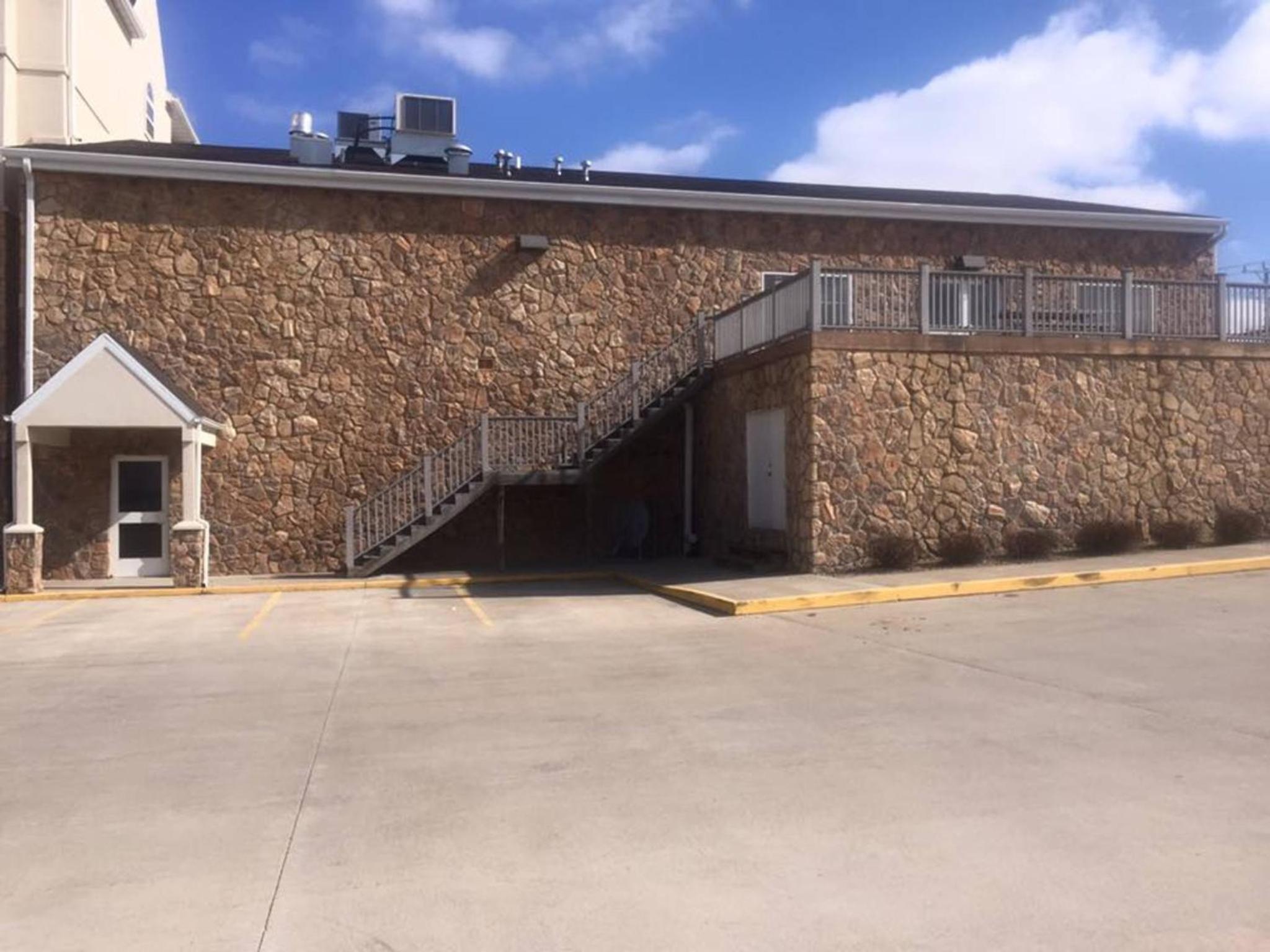 Quincy Vacations - Microtel Inn  Suites by Wyndham Quincy Downtown - River Area - Property Image 5