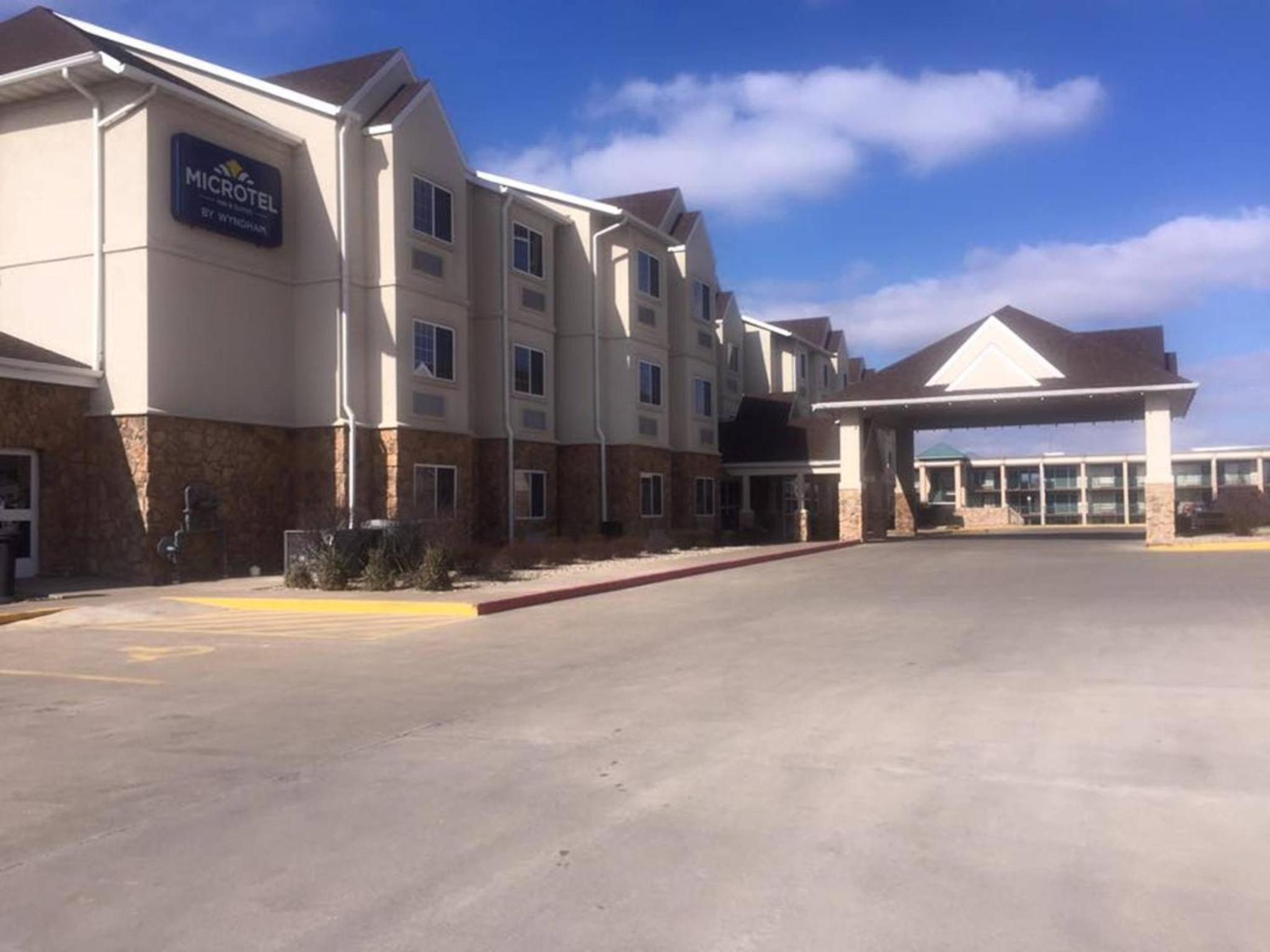 Quincy Vacations - Microtel Inn  Suites by Wyndham Quincy Downtown - River Area - Property Image 6