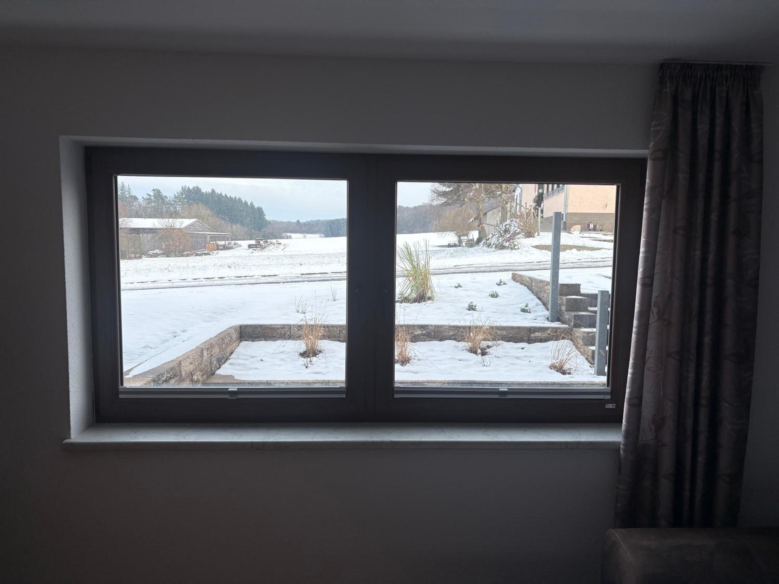 Maxi-Apartment Bodanum - mit eigener Terrasse - naturnahe Ortsrandlage - VDSL - 10 min zum Nürburgring