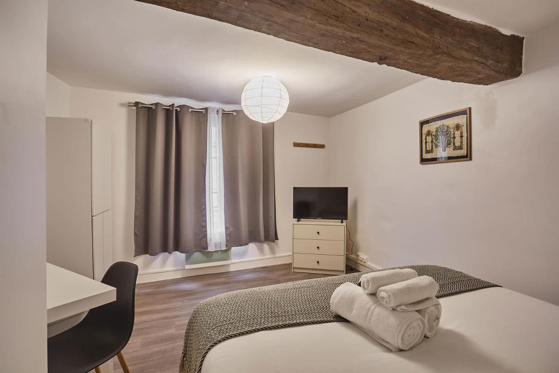 Superb apartment in the center of Paris by Stusioprestige