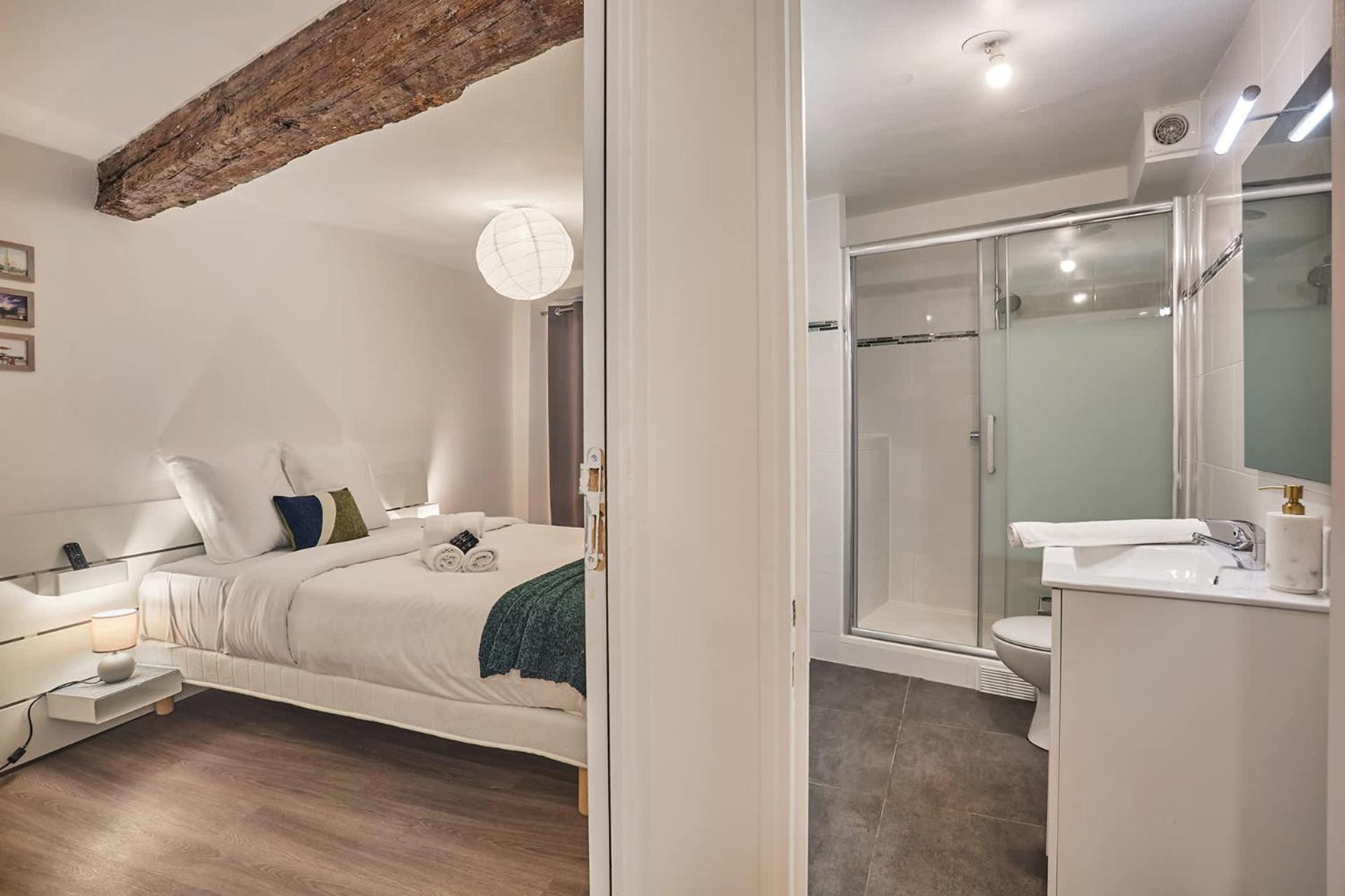 Superb apartment in the center of Paris by Stusioprestige