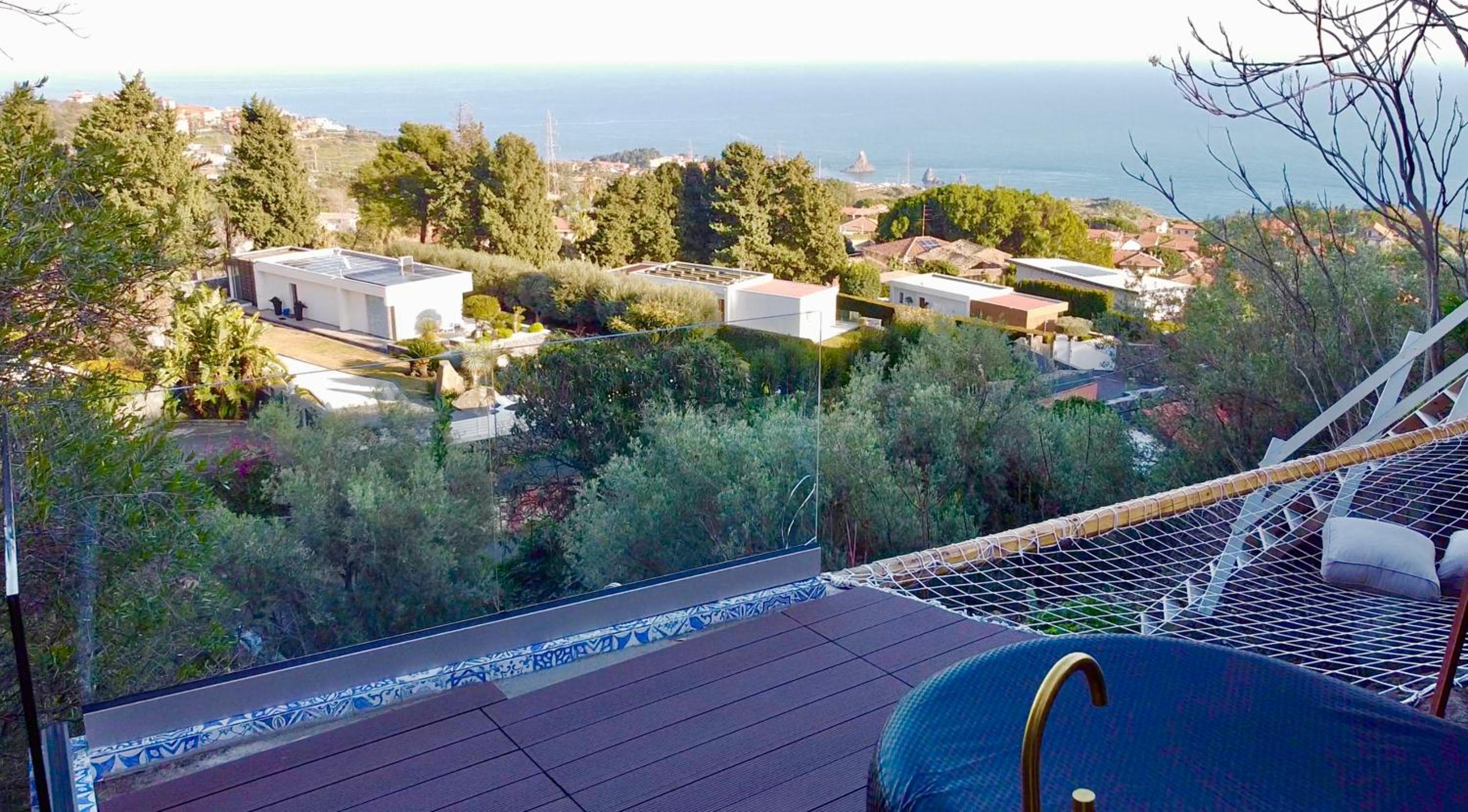 Dolce Lava - Luxury LavaStone Suite