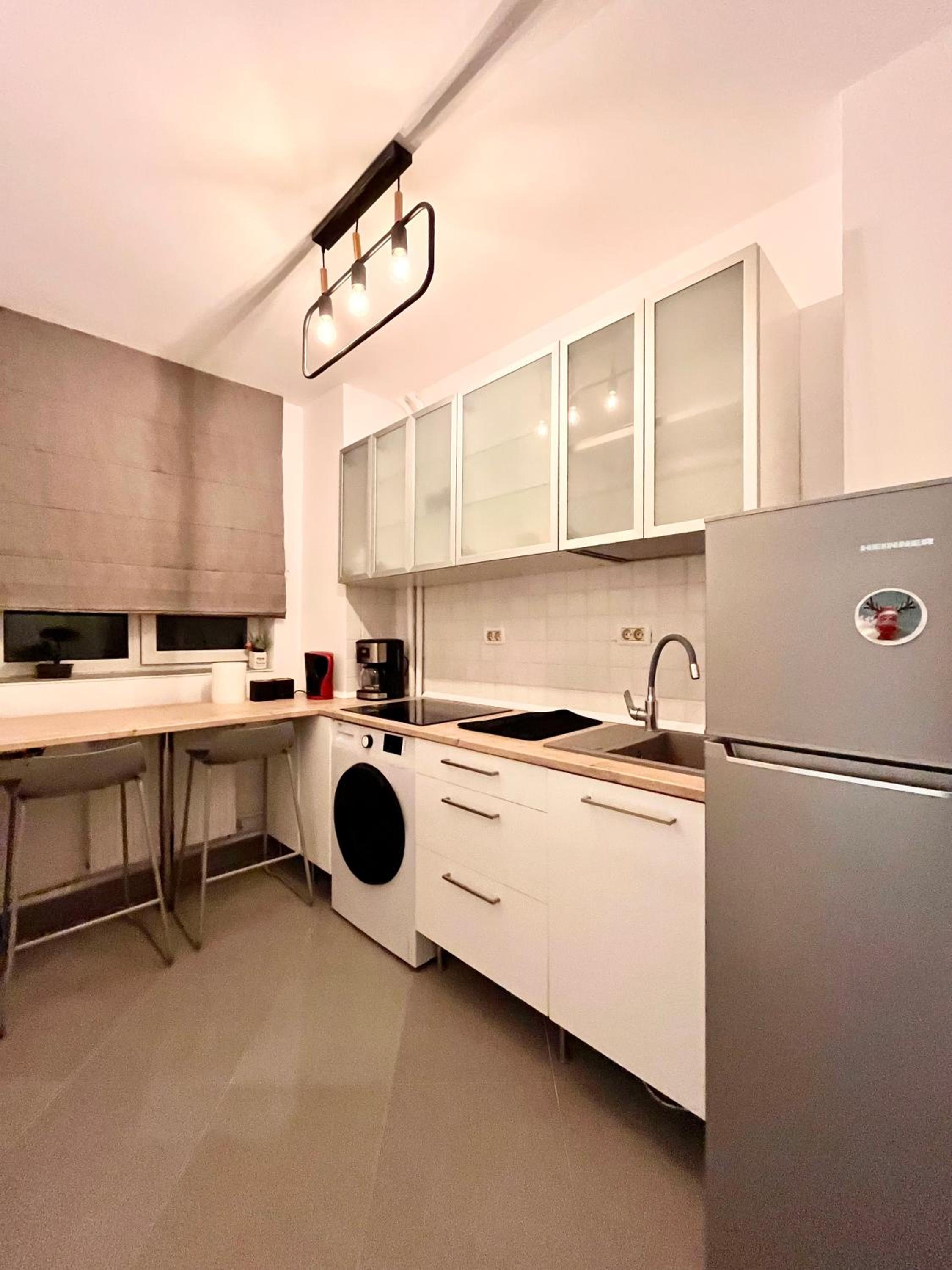 Calea Victoriei Luxe - Elegant Apartment with Balcony