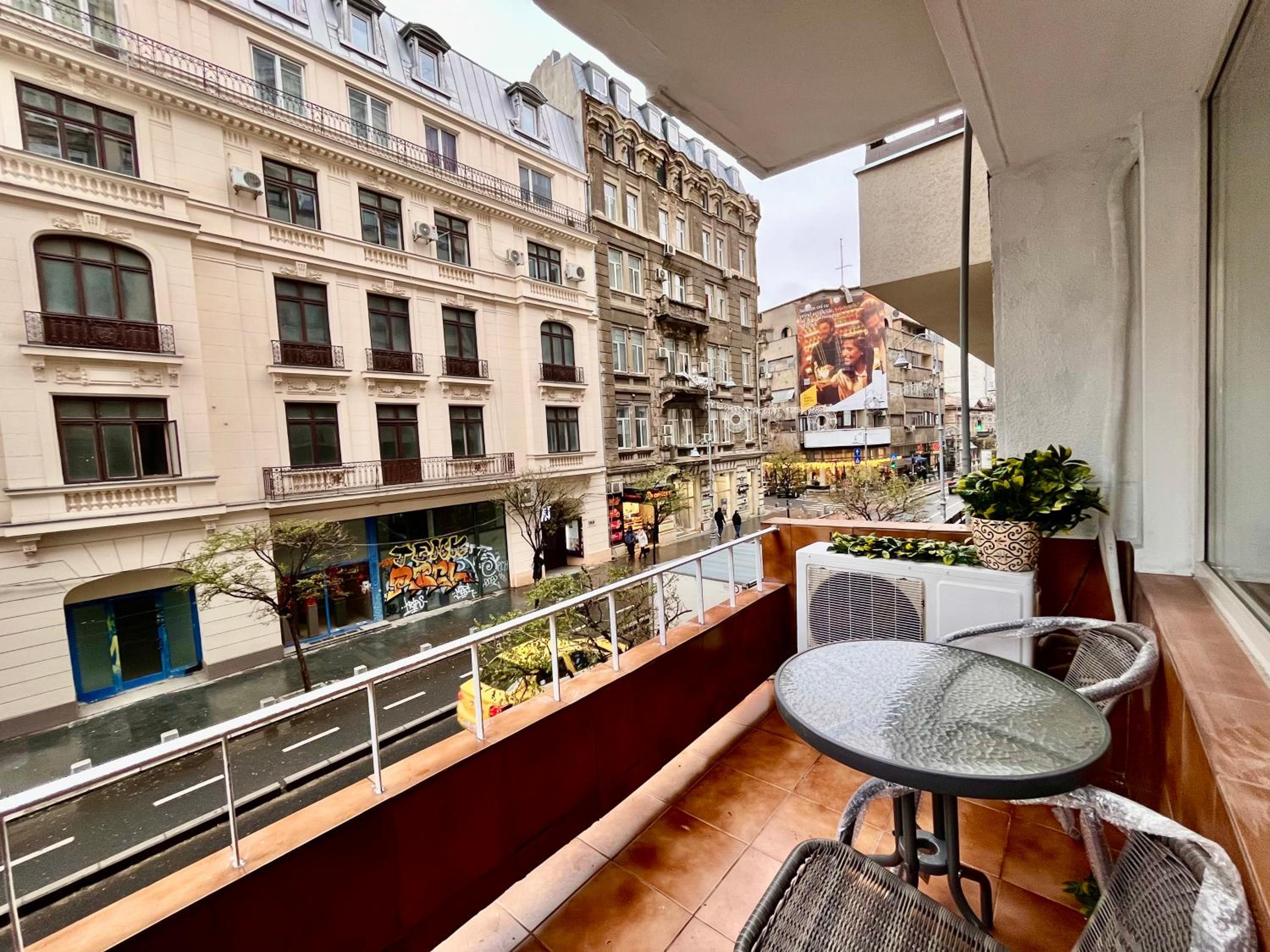 Calea Victoriei Luxe - Elegant Apartment with Balcony