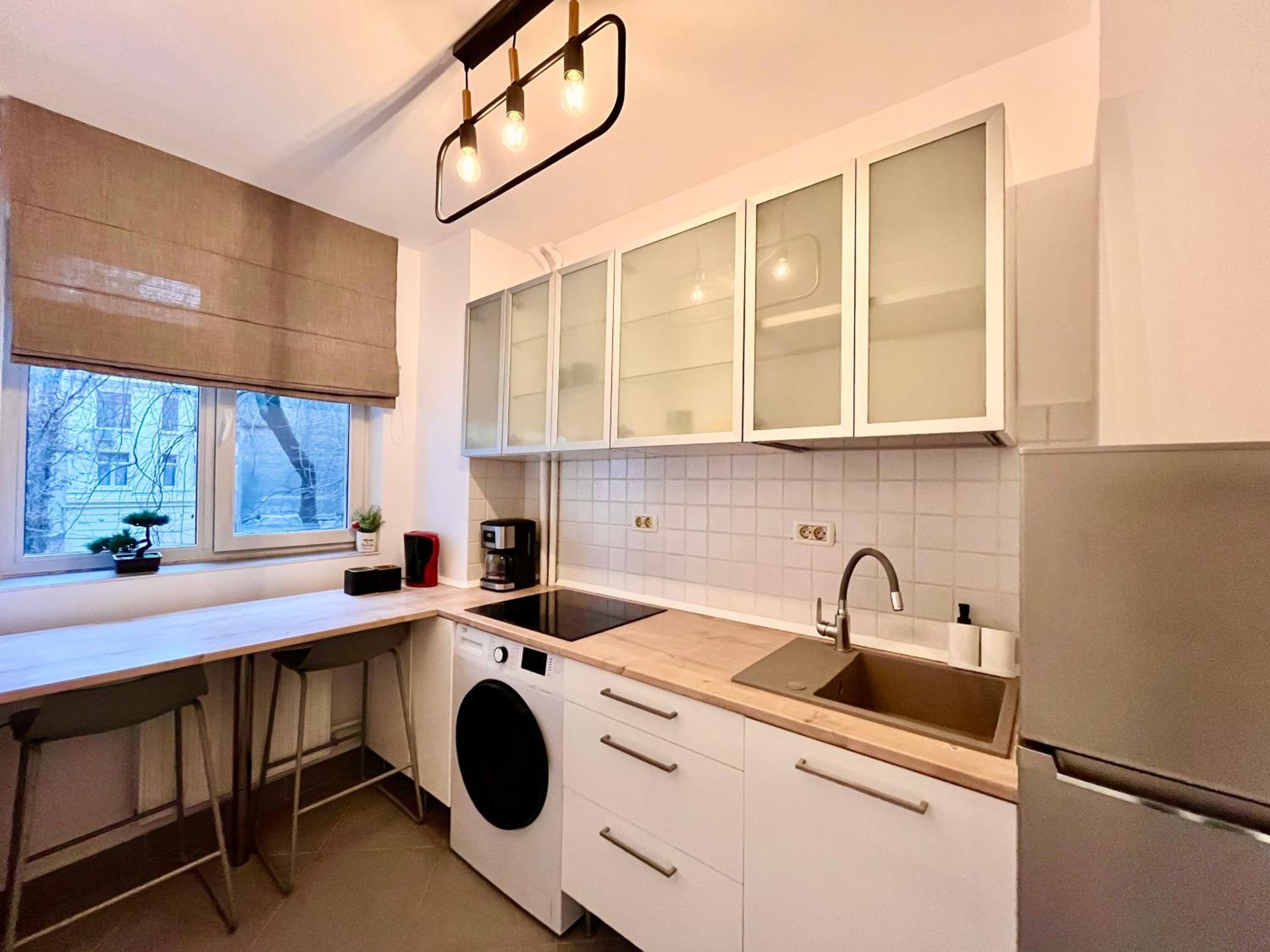 Calea Victoriei Luxe - Elegant Apartment with Balcony