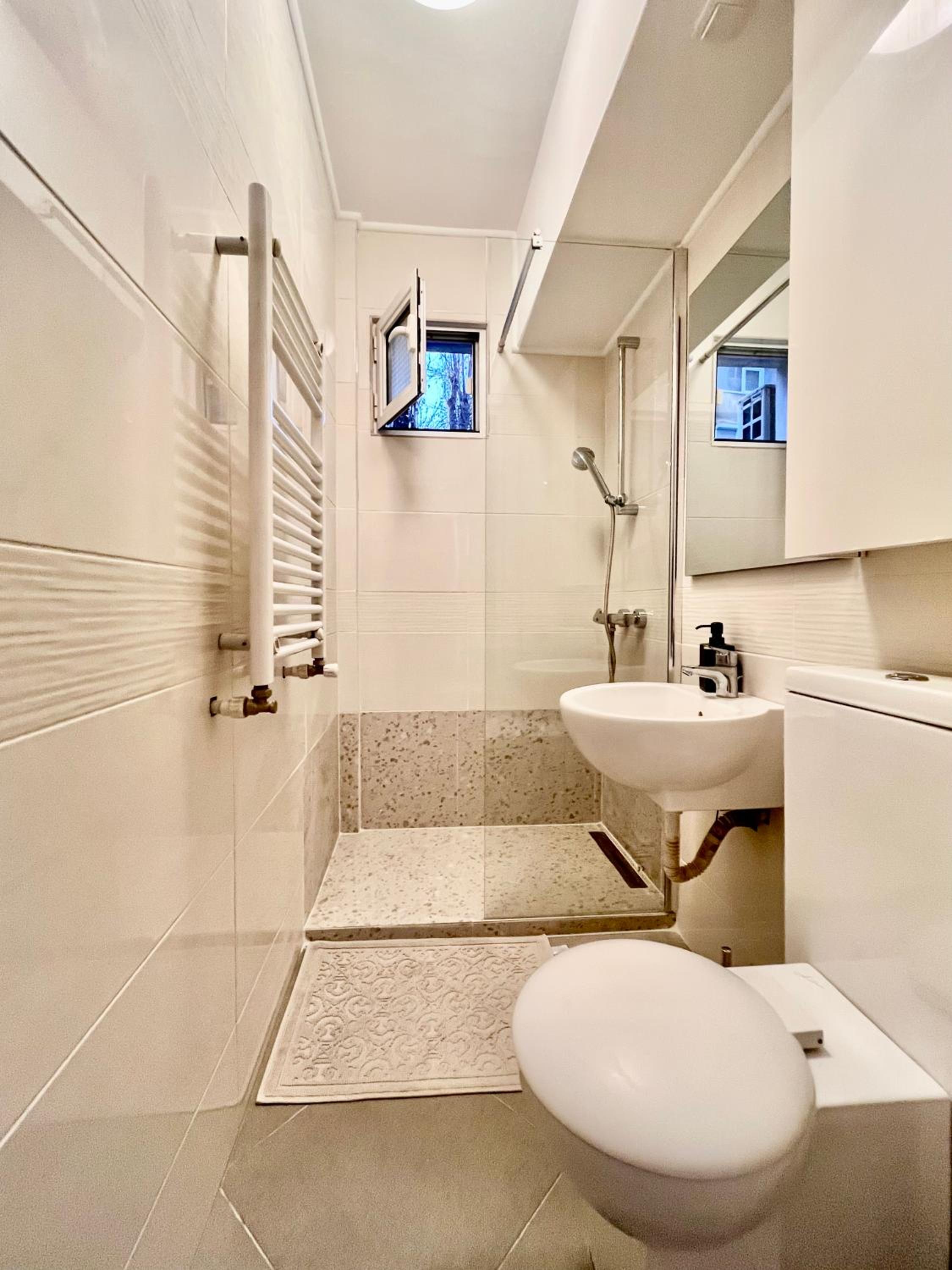 Calea Victoriei Luxe - Elegant Apartment with Balcony