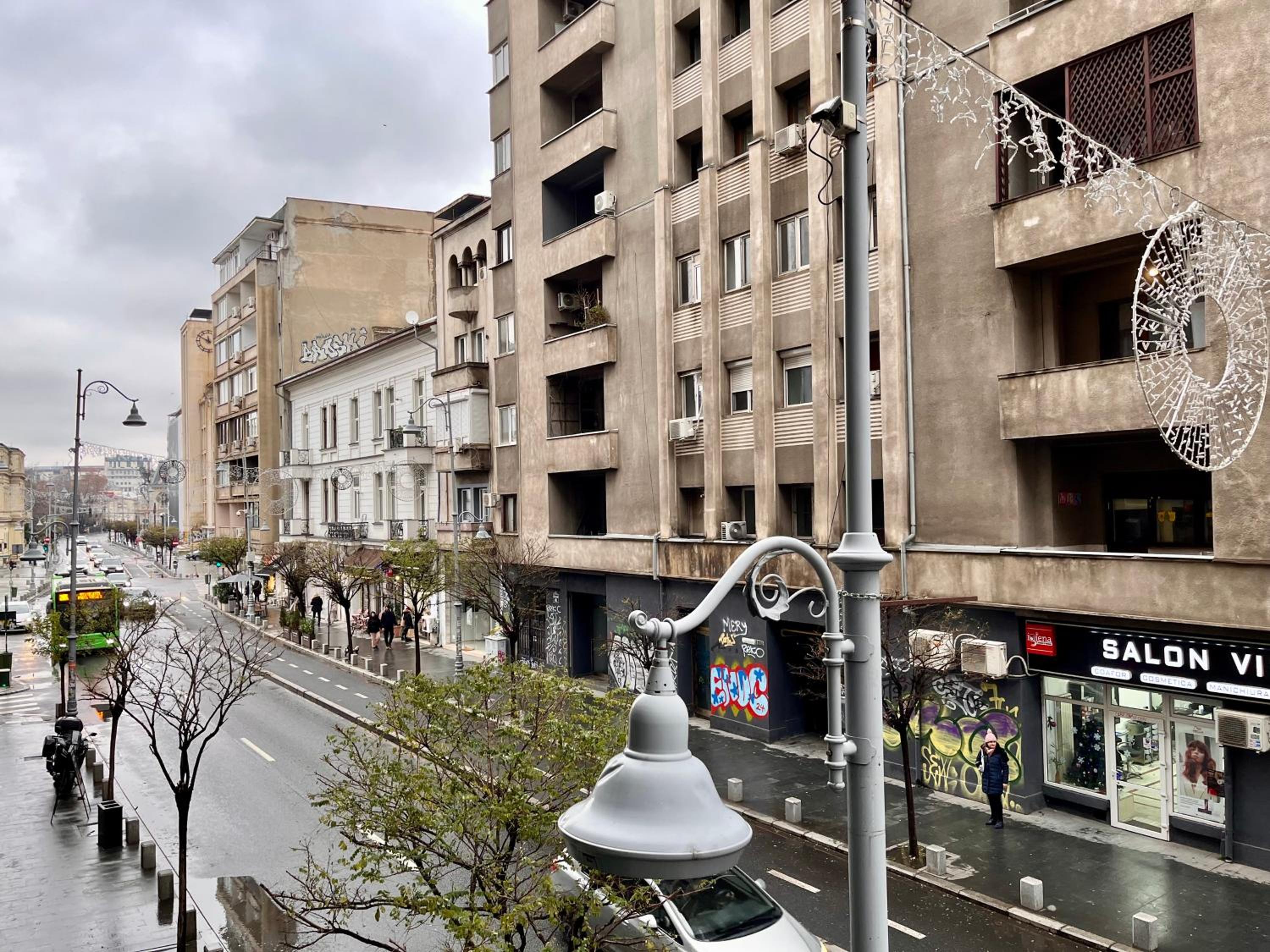 Calea Victoriei Luxe - Elegant Apartment with Balcony