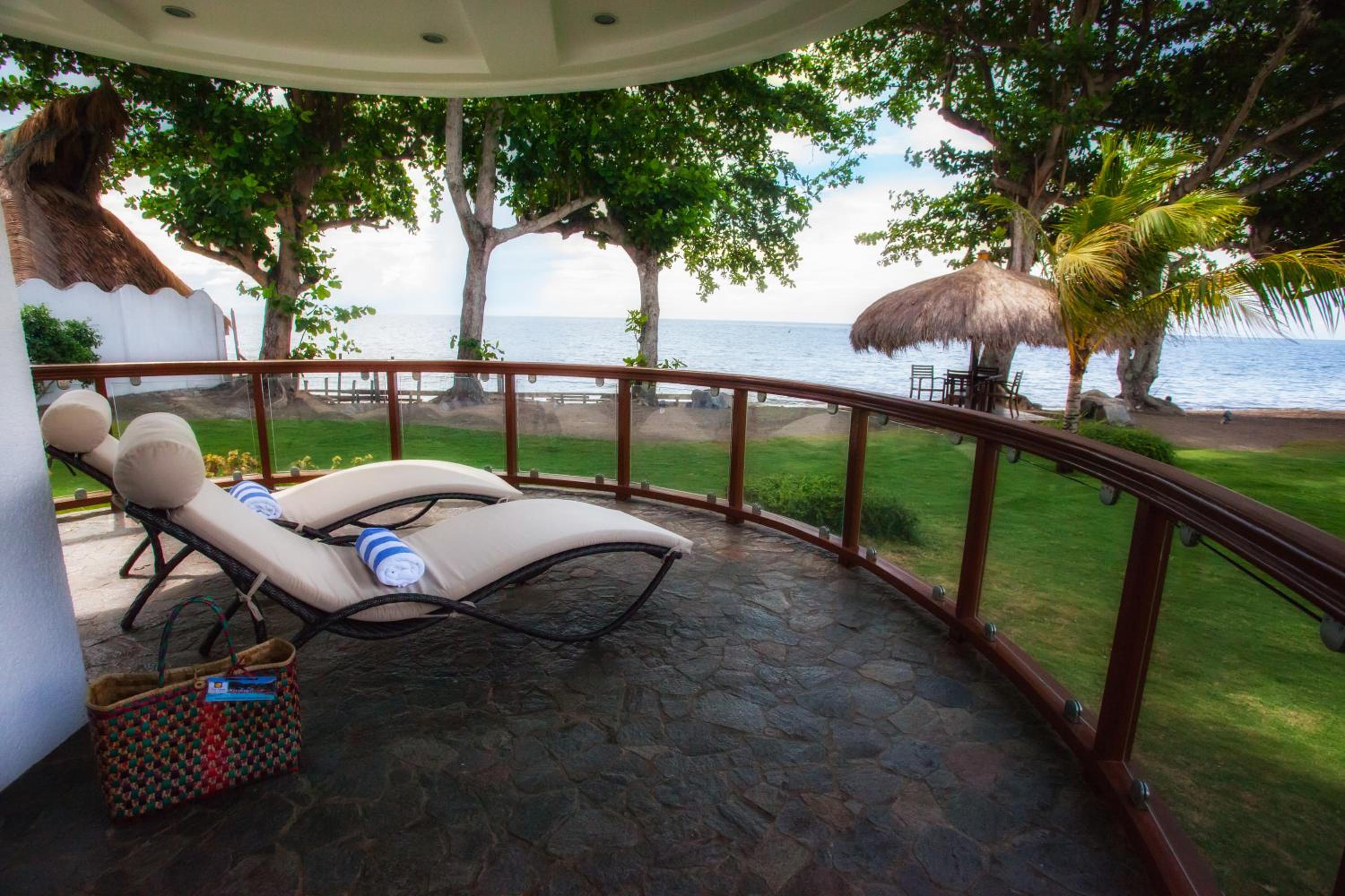 Vida Homes Condo Resort
