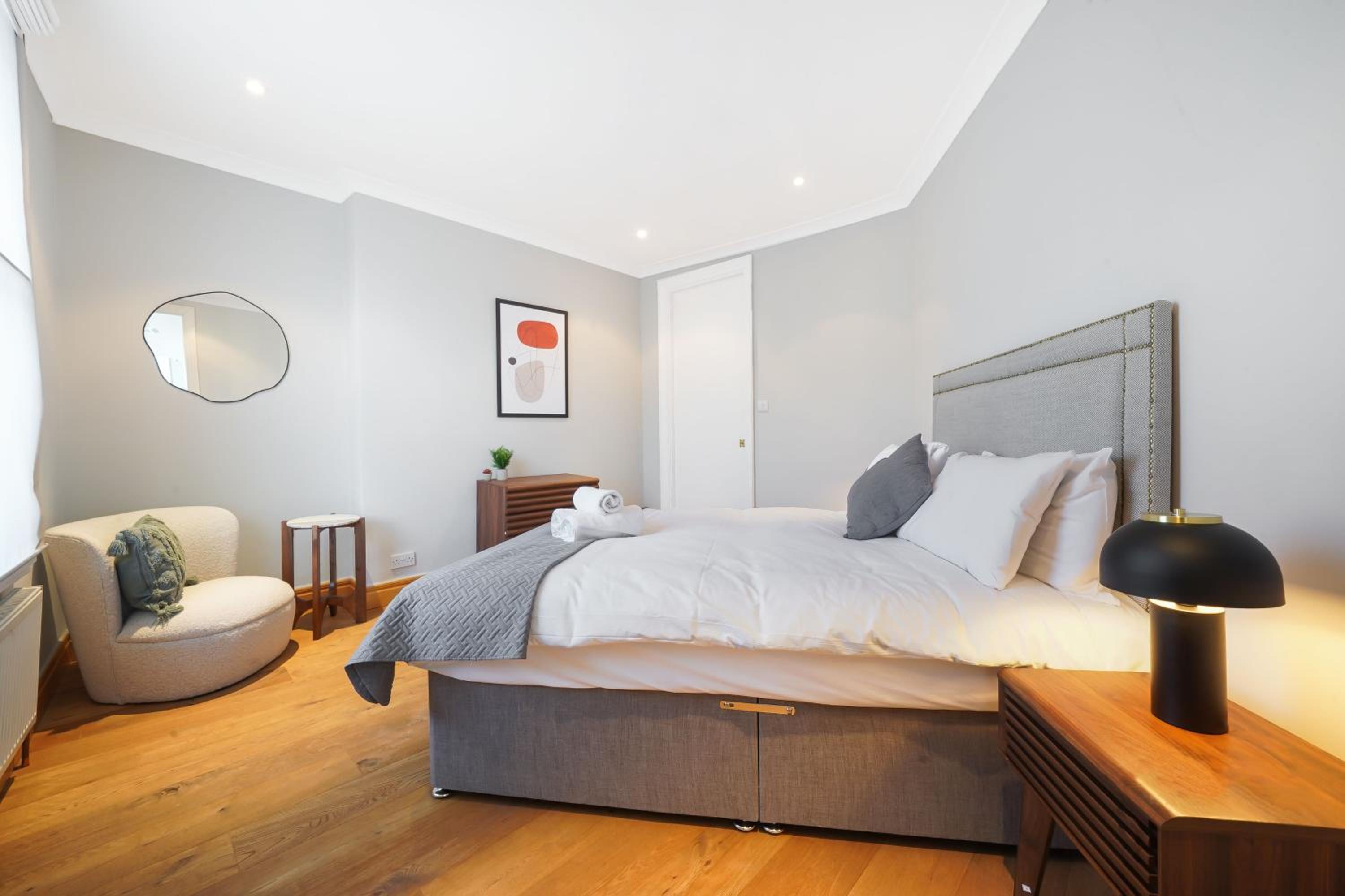 Chic 1 Bed Terrace Apartment in Notting Hill FREE WIFI by City Stay Aparts London