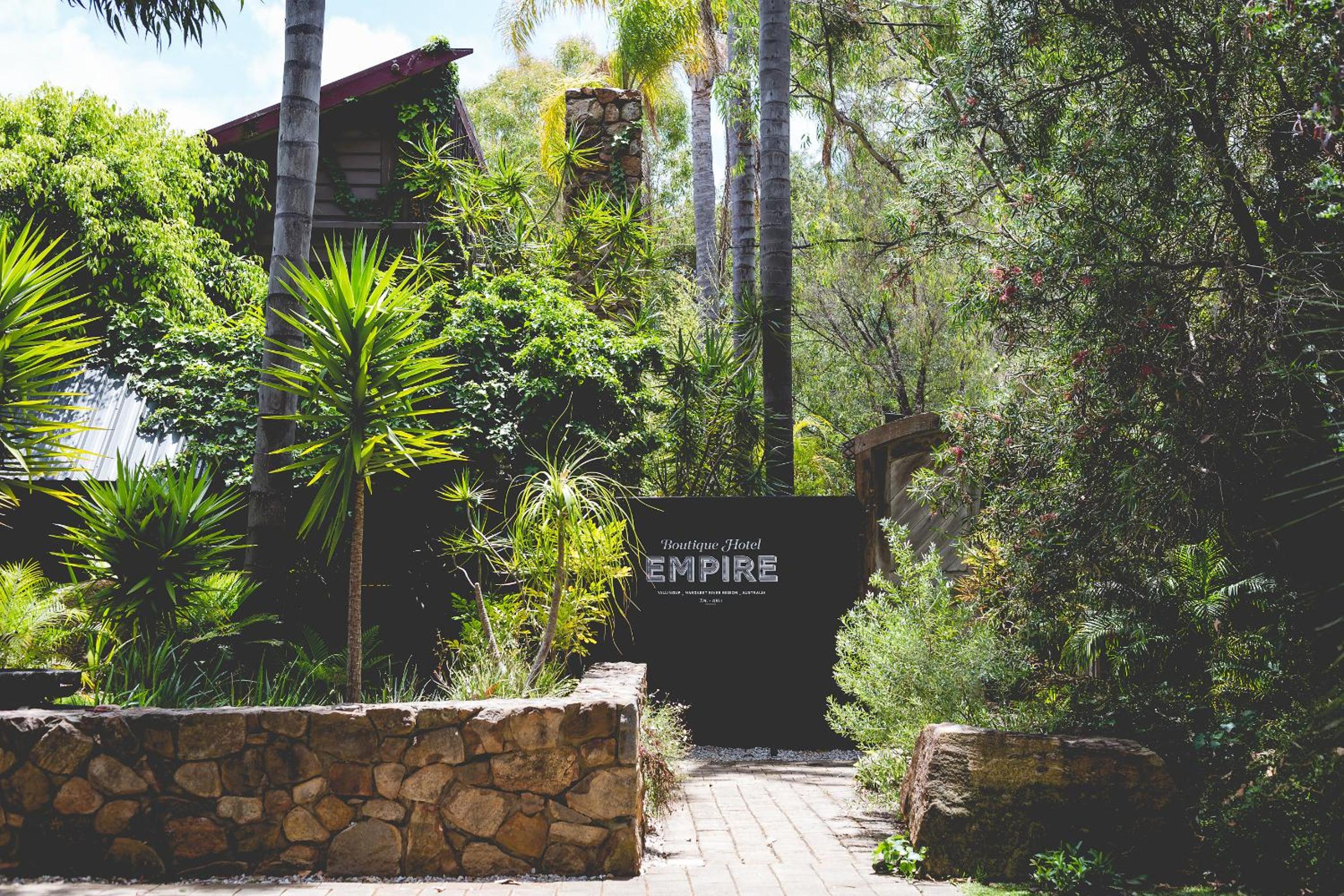 Hotel Empire Spa Retreat - Image 1