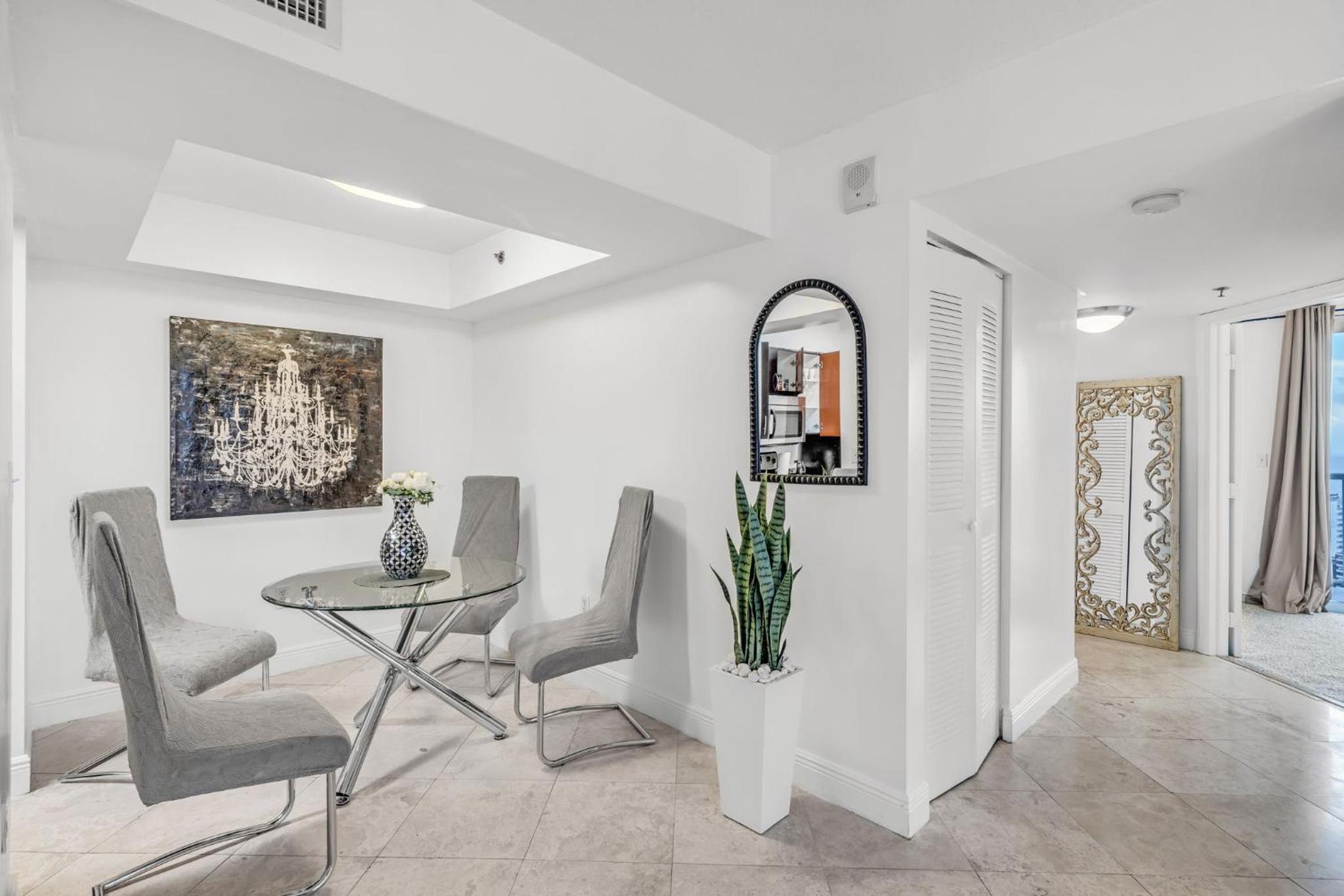 Best views, 2 balconies, 2 bedrooms, pool, gym, parking