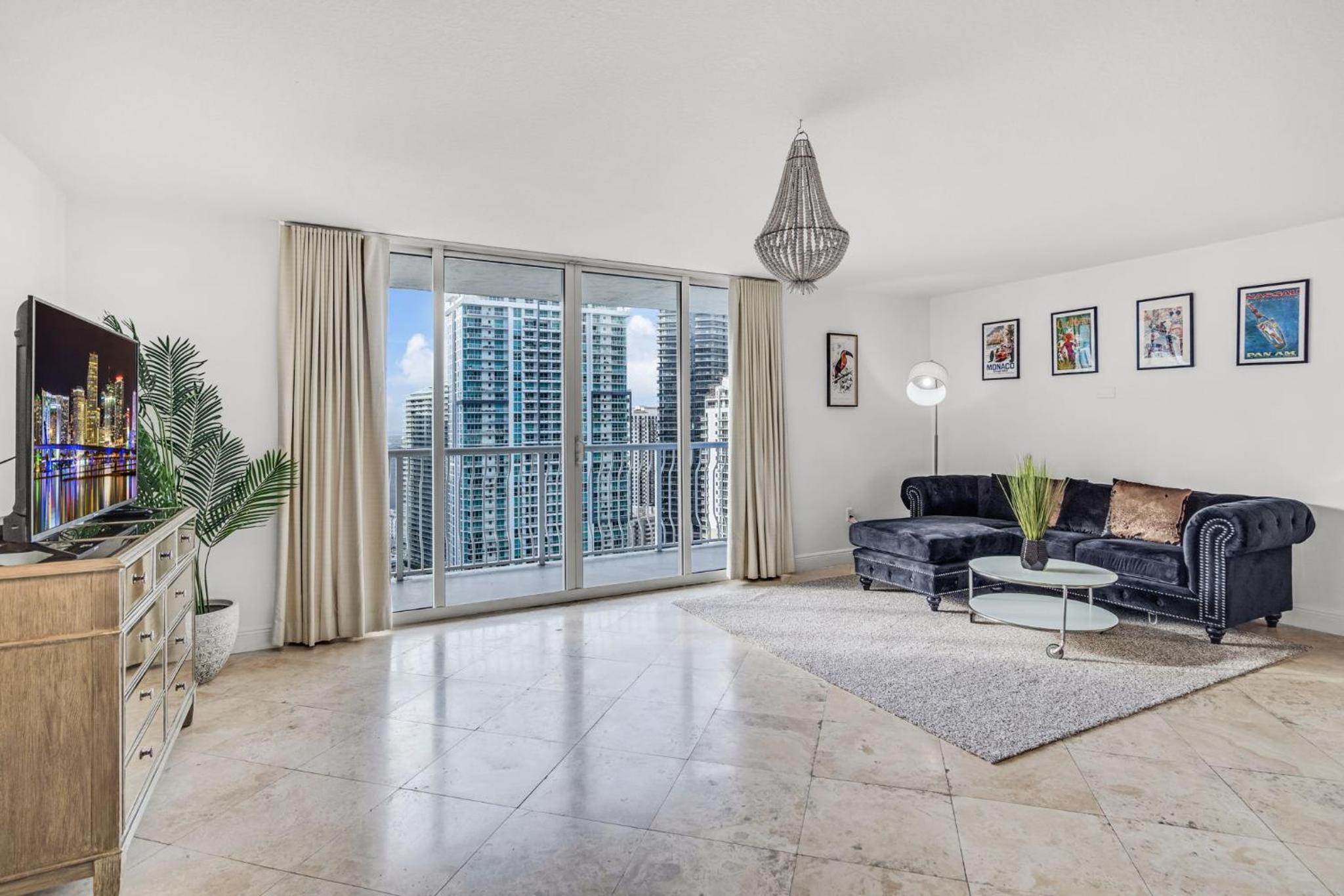 Best views, 2 balconies, 2 bedrooms, pool, gym, parking