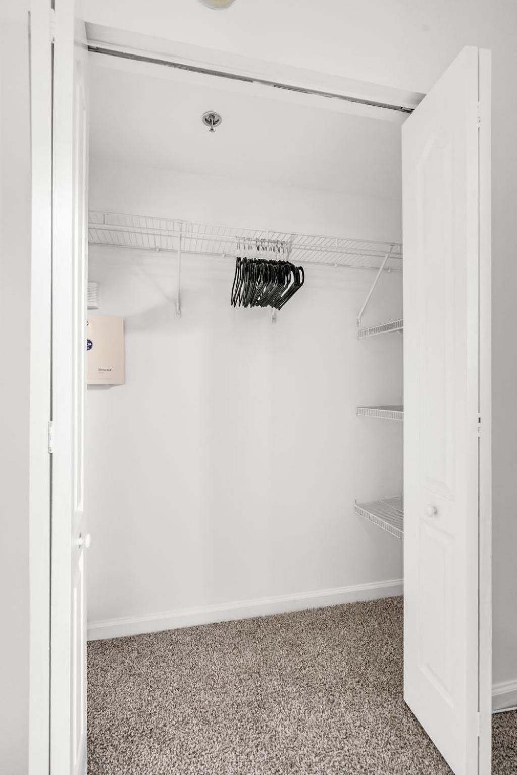 Best views, 2 balconies, 2 bedrooms, pool, gym, parking