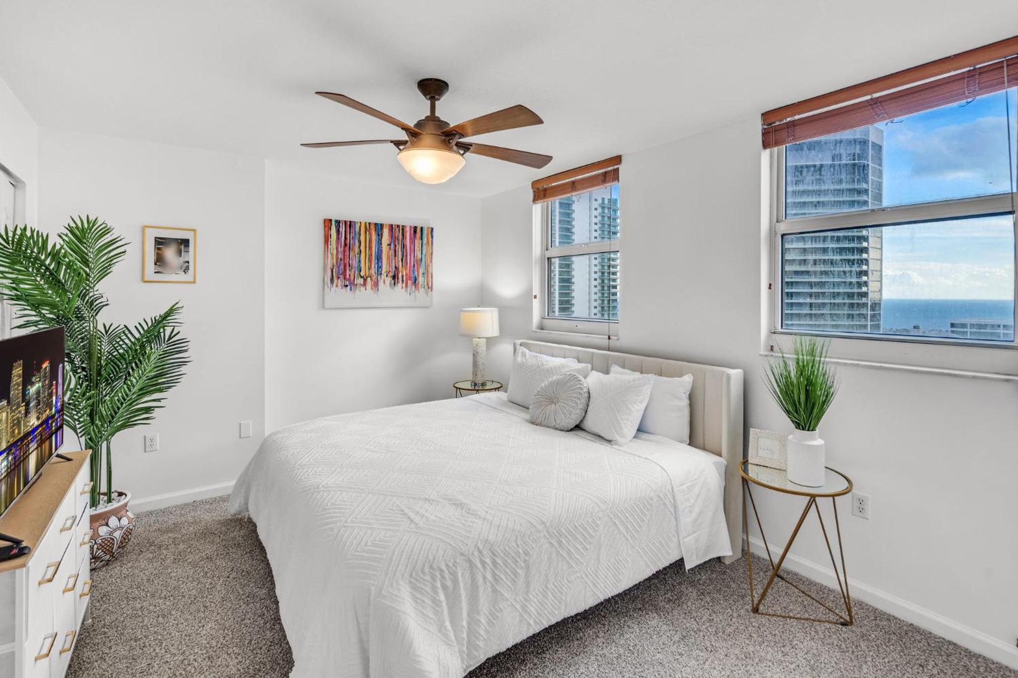 Best views, 2 balconies, 2 bedrooms, pool, gym, parking