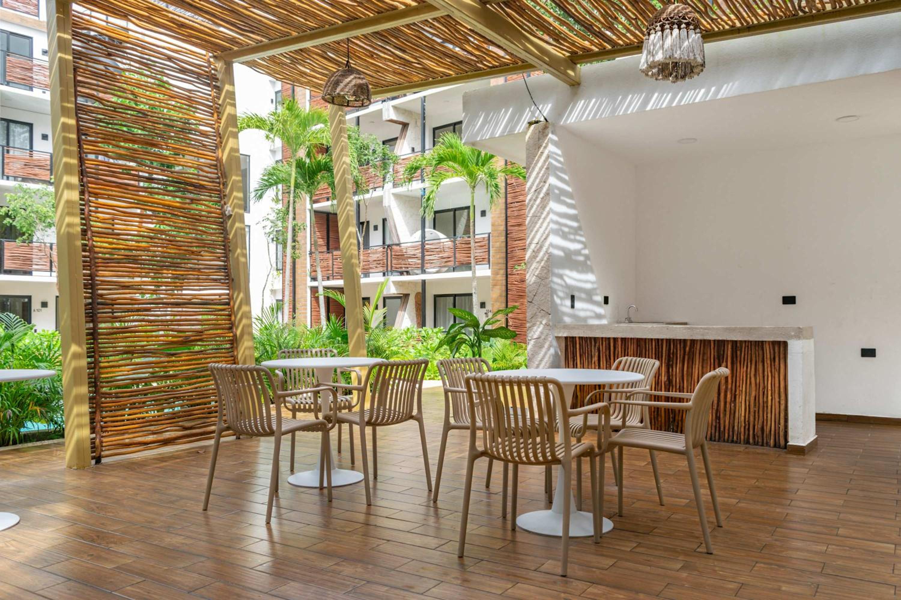Pool & Rooftop in Tulum 2 Bedrooms Apartment