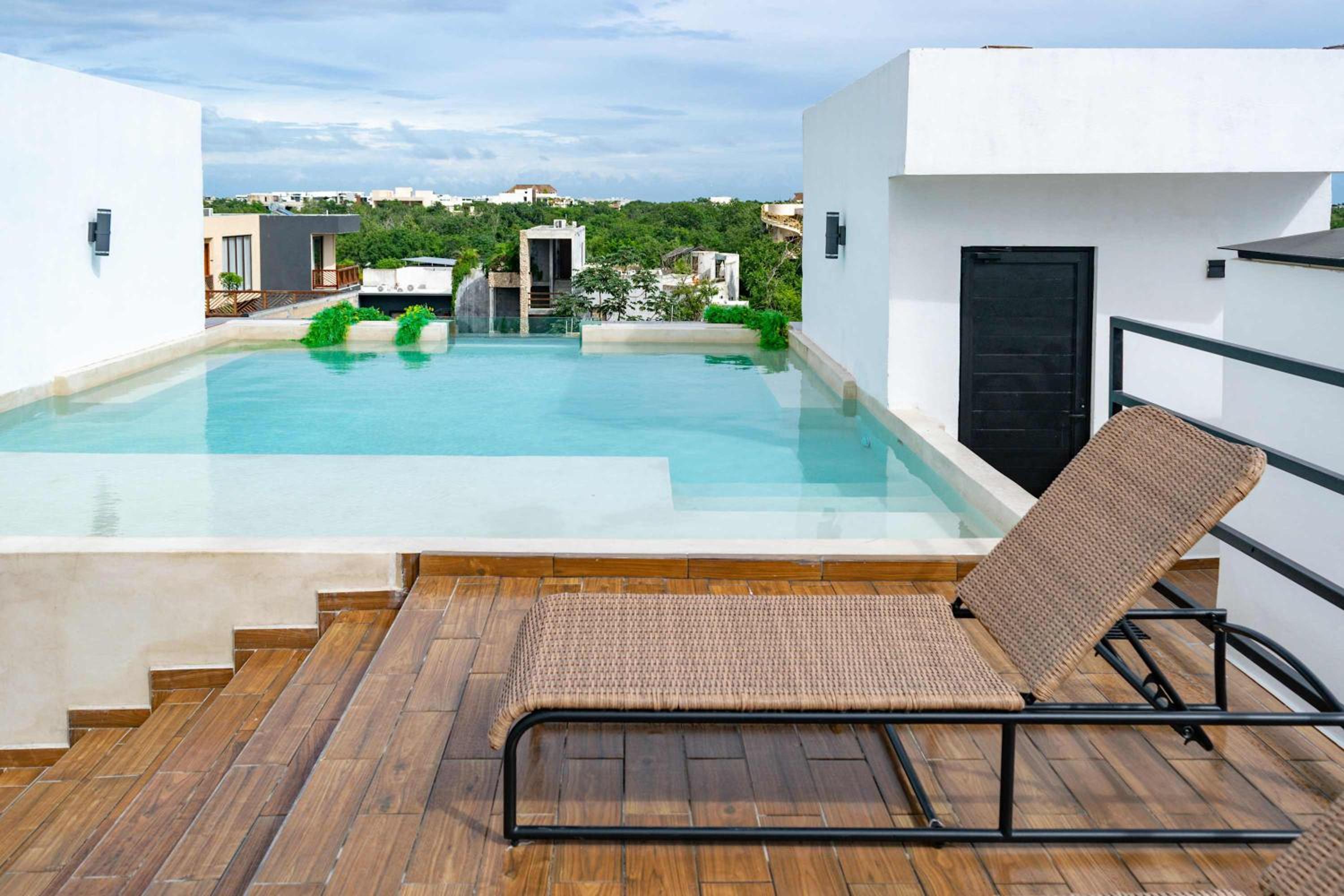 Pool & Rooftop in Tulum 2 Bedrooms Apartment