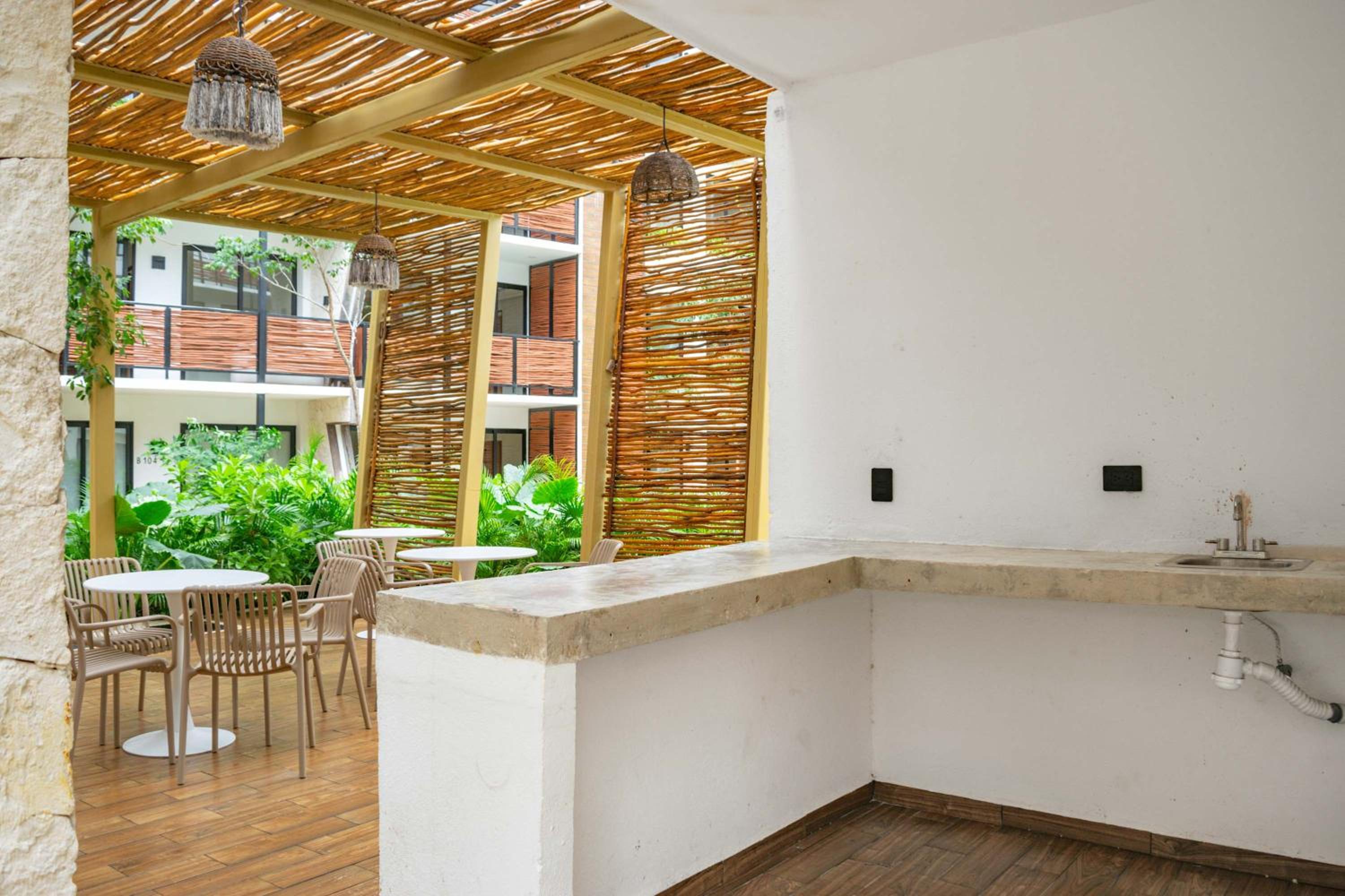 Pool & Rooftop in Tulum 2 Bedrooms Apartment