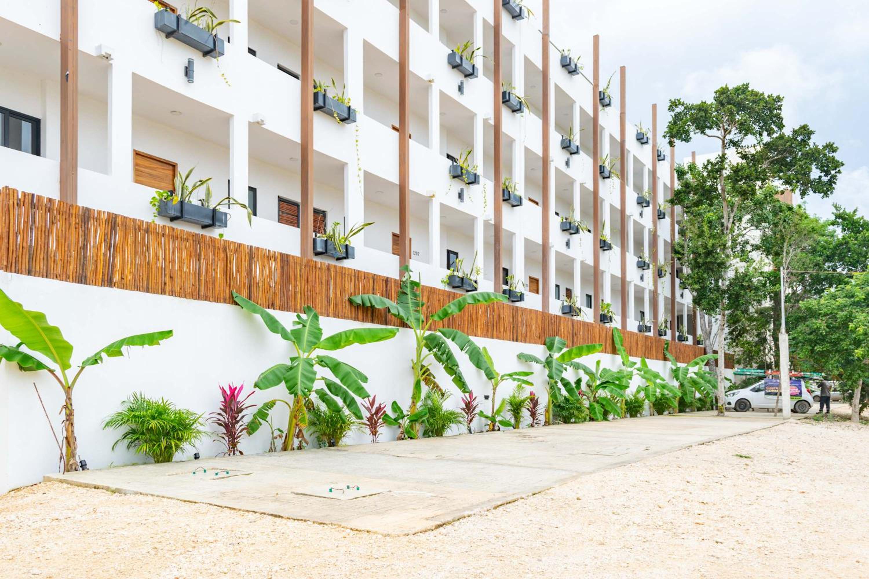 Pool & Rooftop in Tulum 2 Bedrooms Apartment