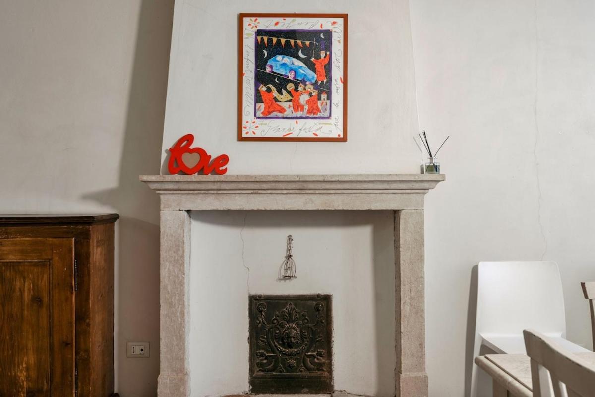 HOST4U - LOGGIA Square Apartment in Brescia City Center Piazza della Loggia & Piazza Vittoria