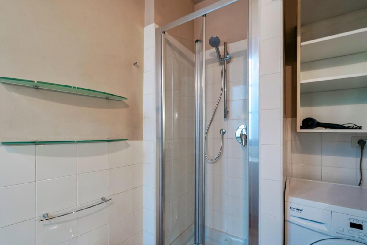 HOST4U - LOGGIA Square Apartment in Brescia City Center Piazza della Loggia & Piazza Vittoria
