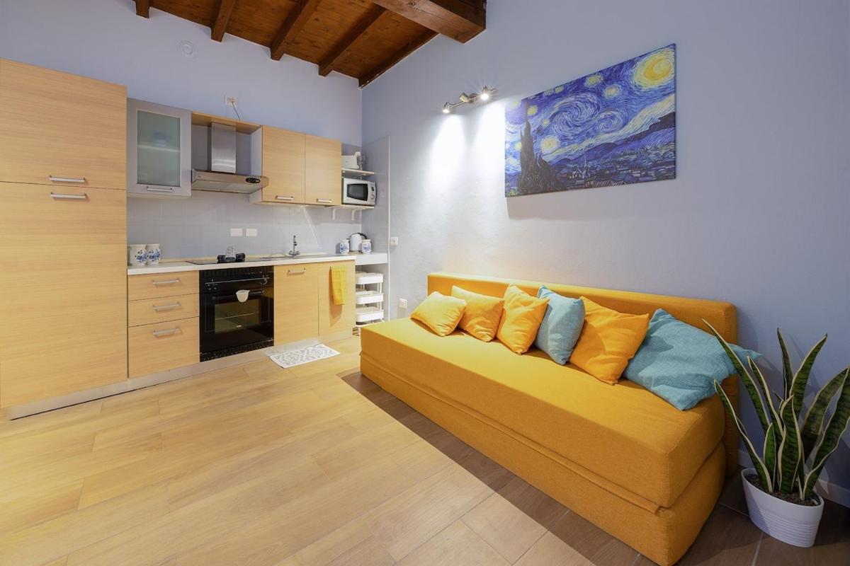Federico House - by Host4U