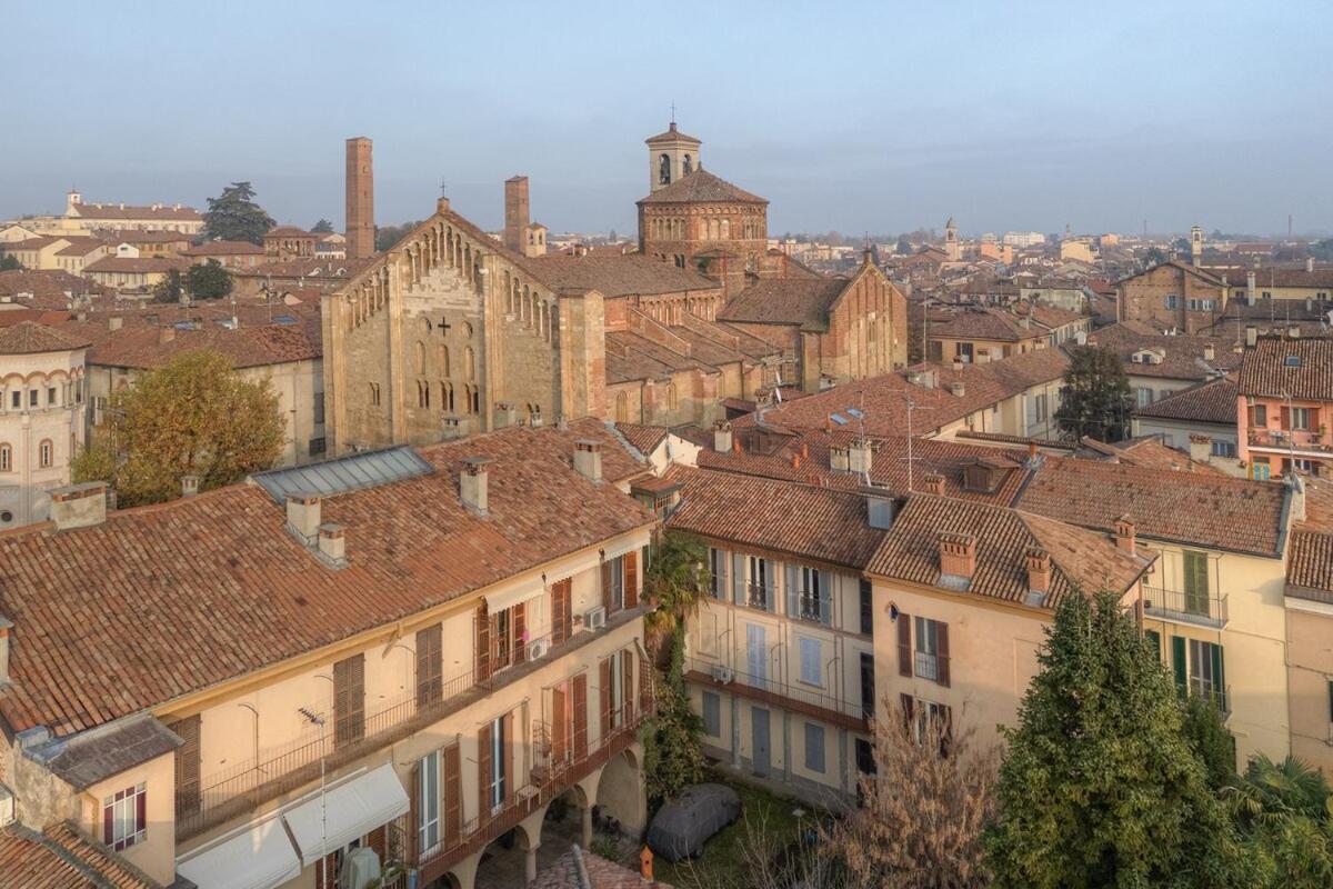 Happy Days - Pavia City - by Host4U -