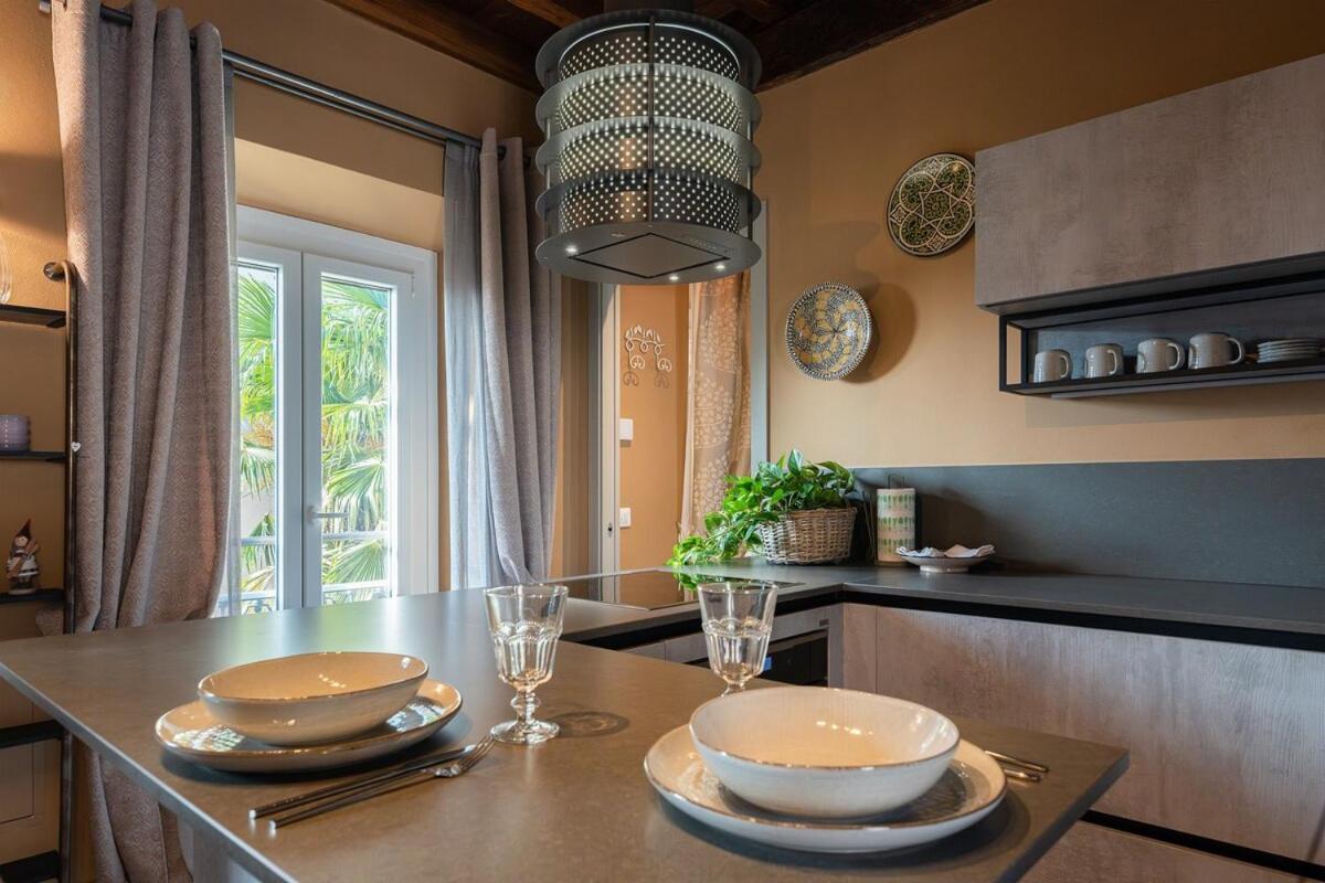 Happy Days - Pavia City - by Host4U -