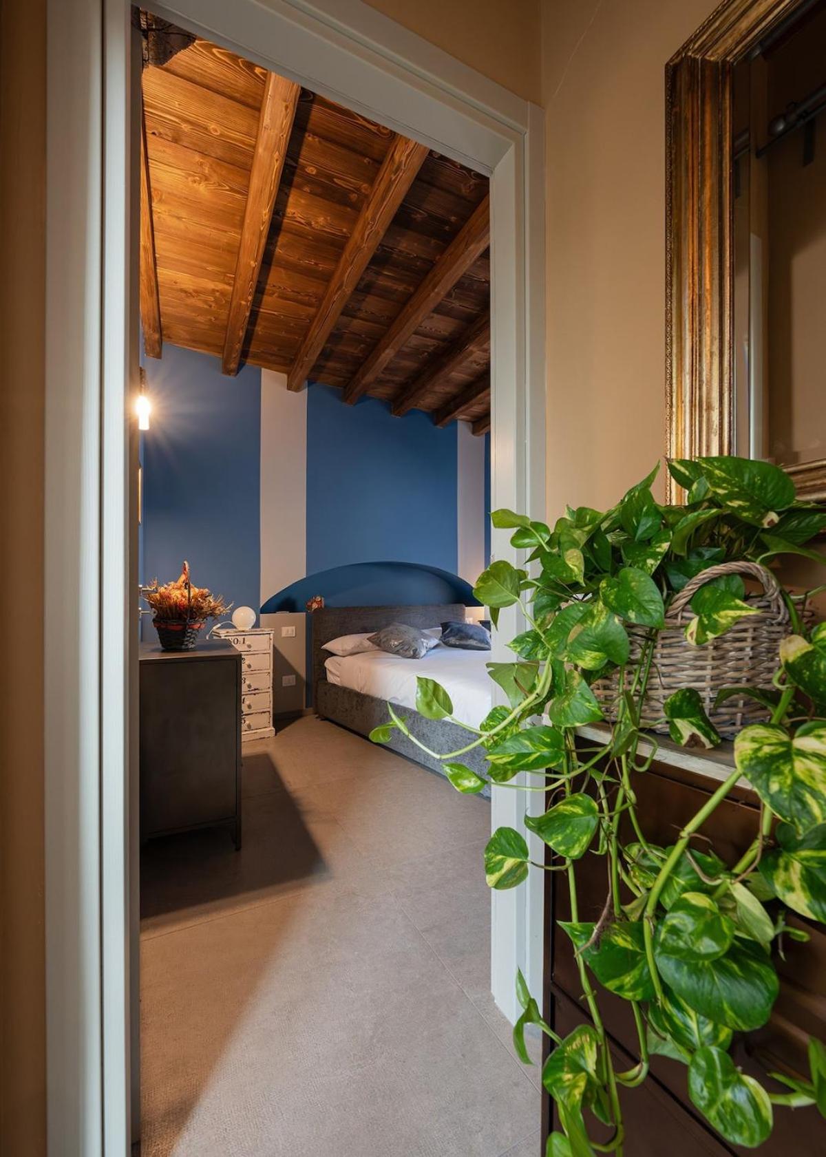 Happy Days - Pavia City - by Host4U -