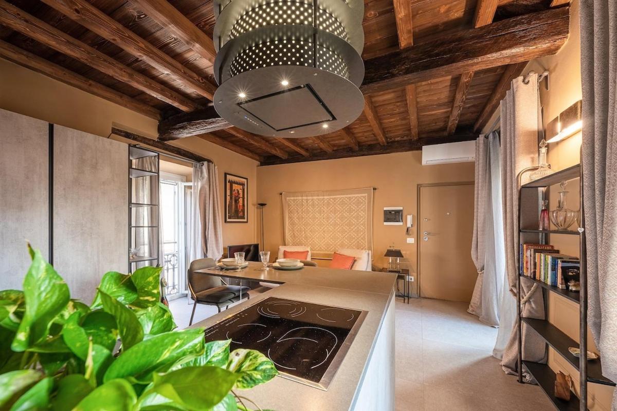 Happy Days - Pavia City - by Host4U -