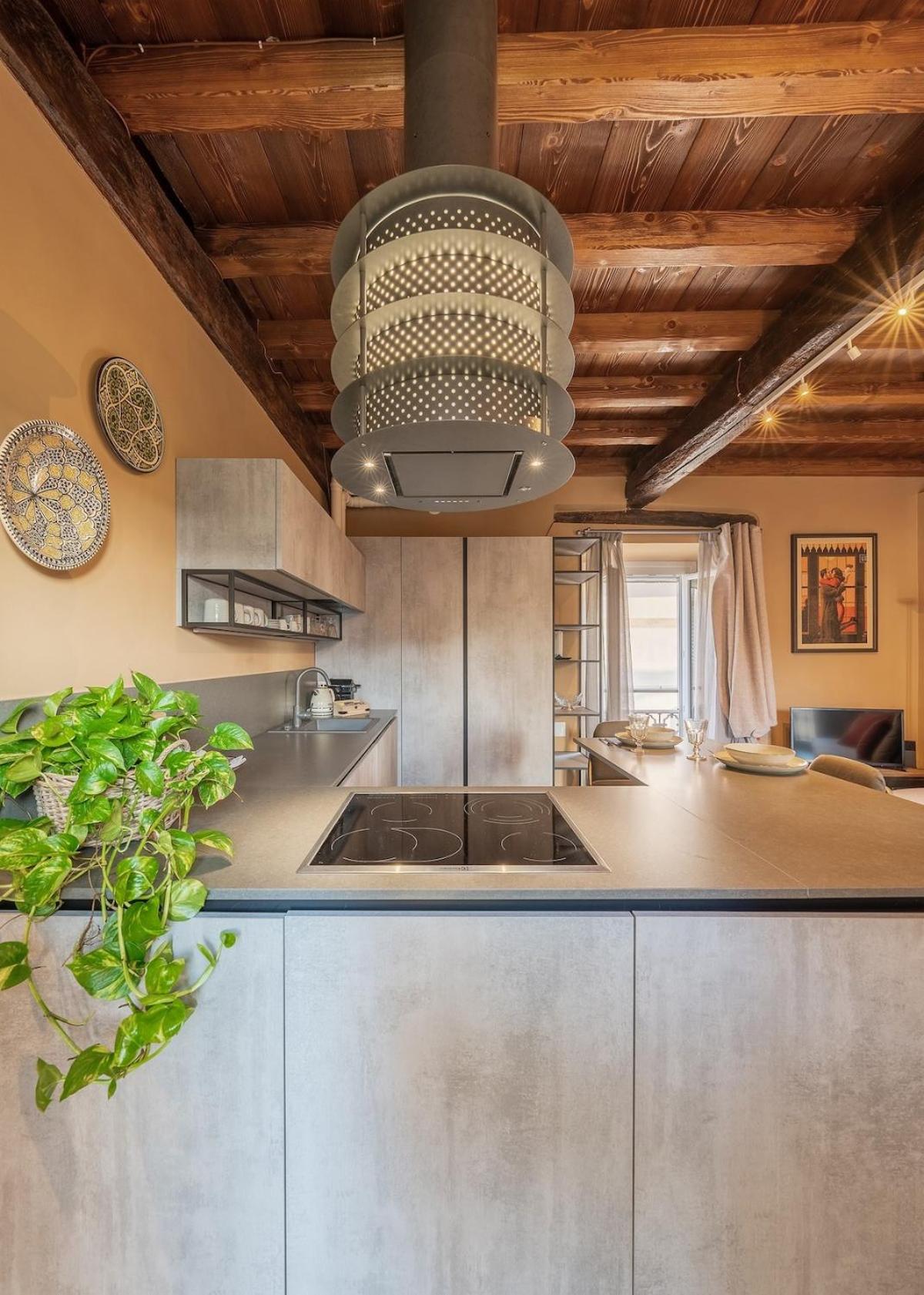 Happy Days - Pavia City - by Host4U -