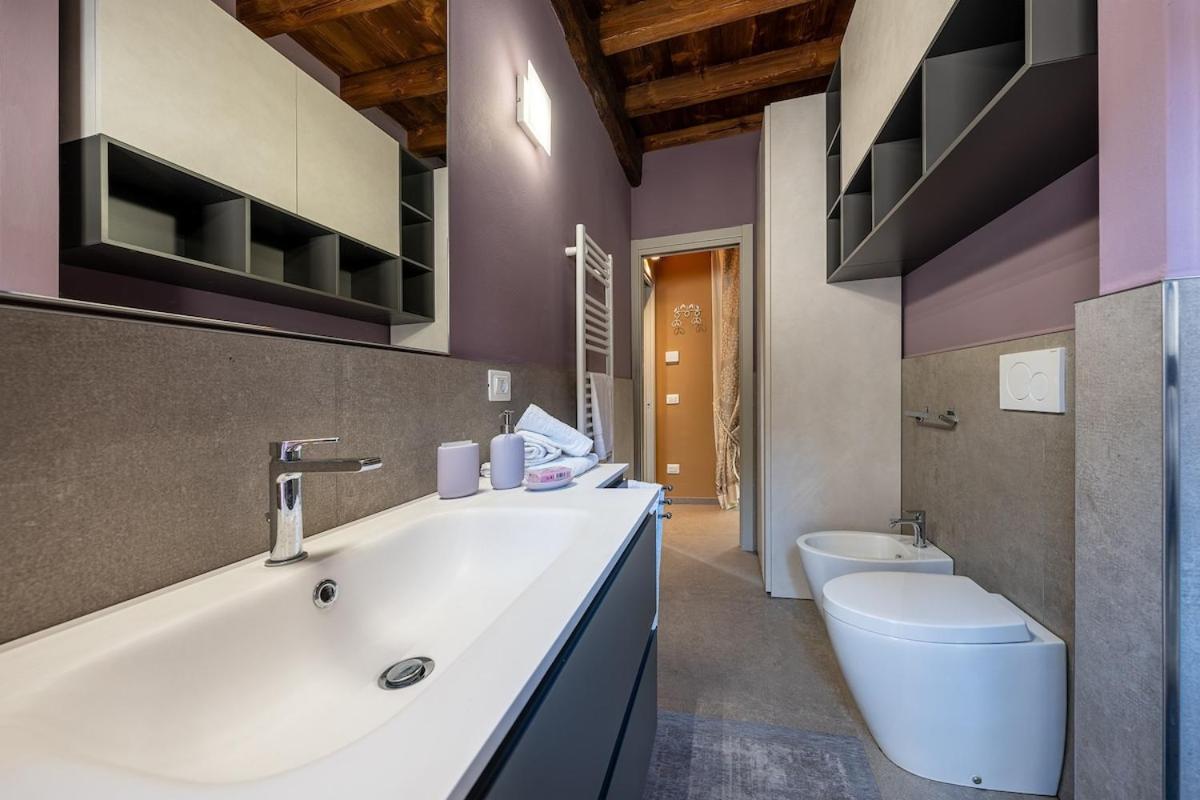 Happy Days - Pavia City - by Host4U -