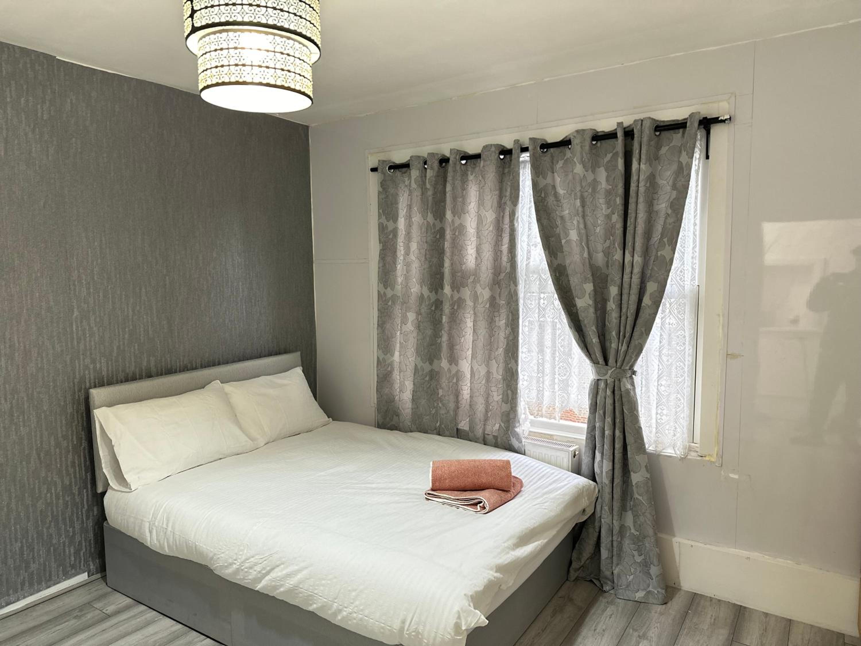Flat in Aldgate East, London