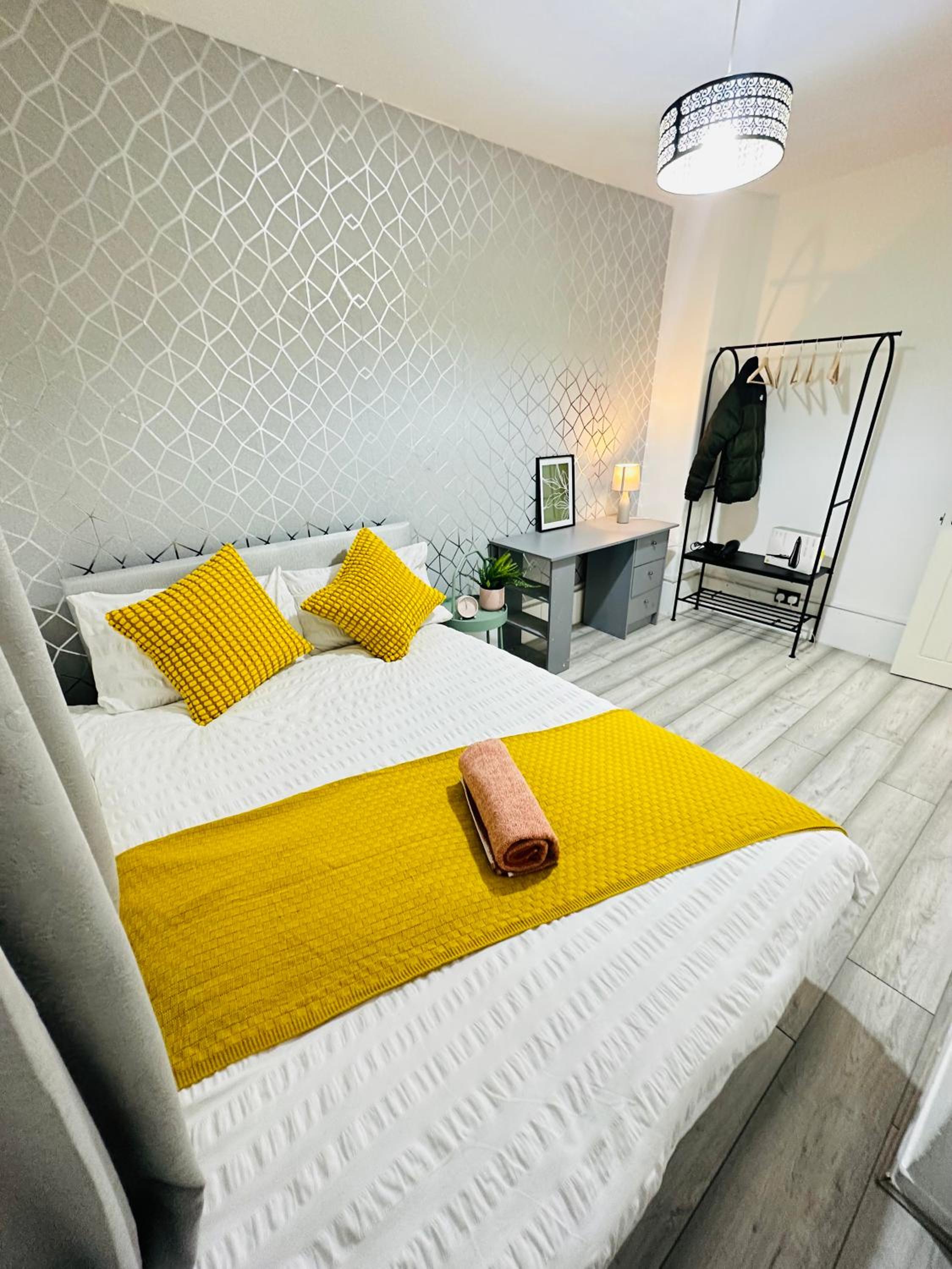 Flat in Aldgate East, London