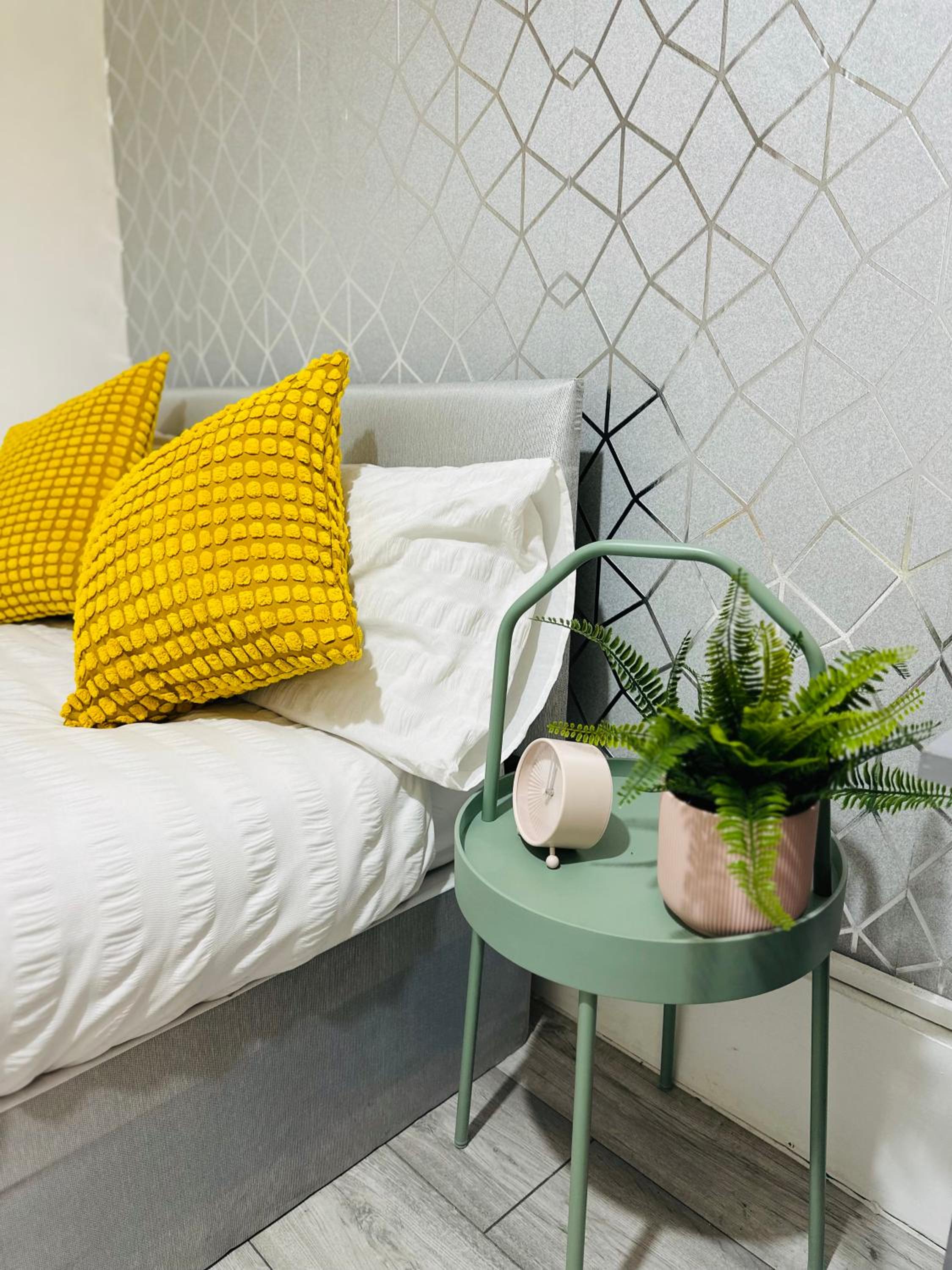 Flat in Aldgate East, London
