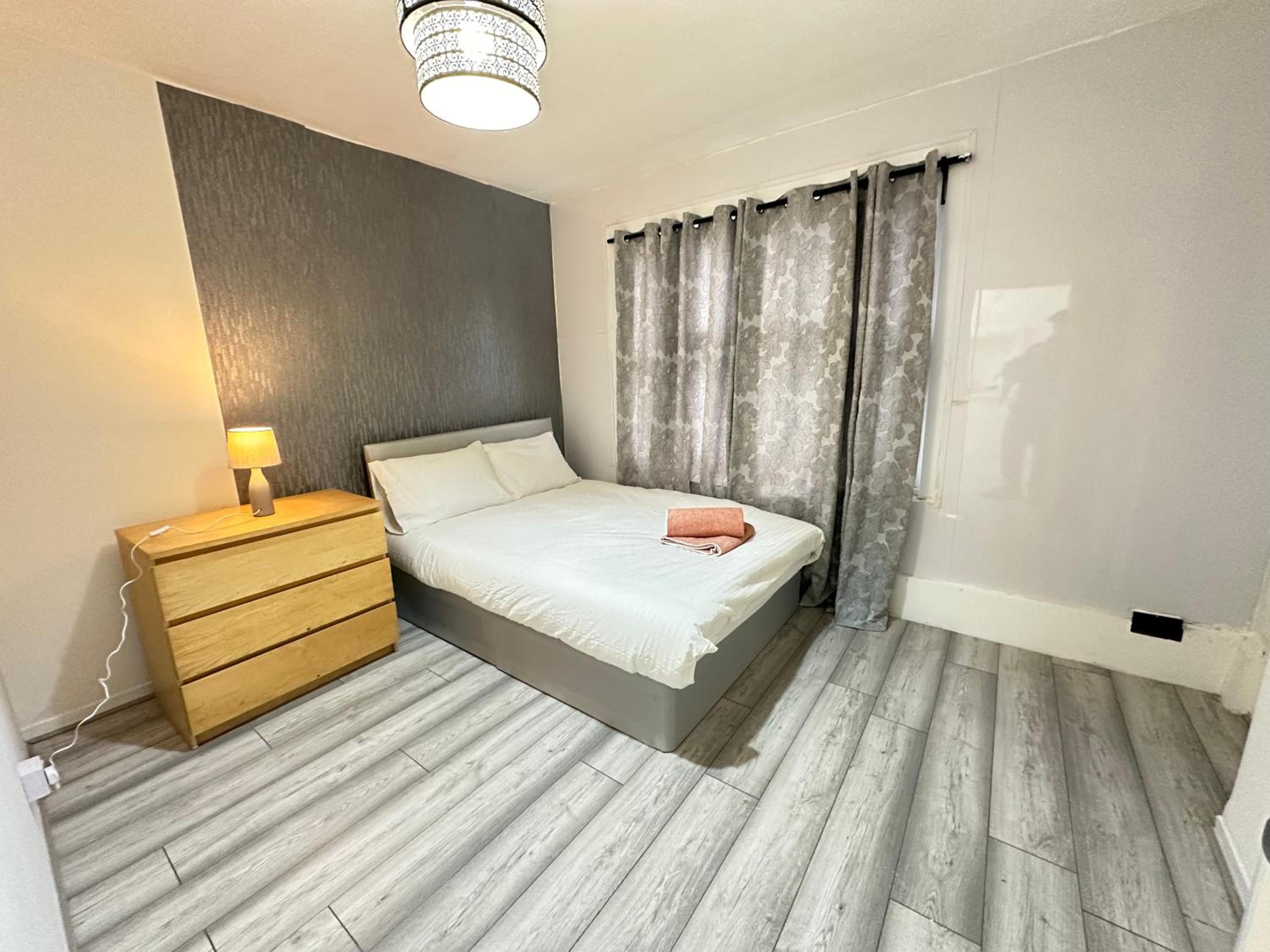 Flat in Aldgate East, London