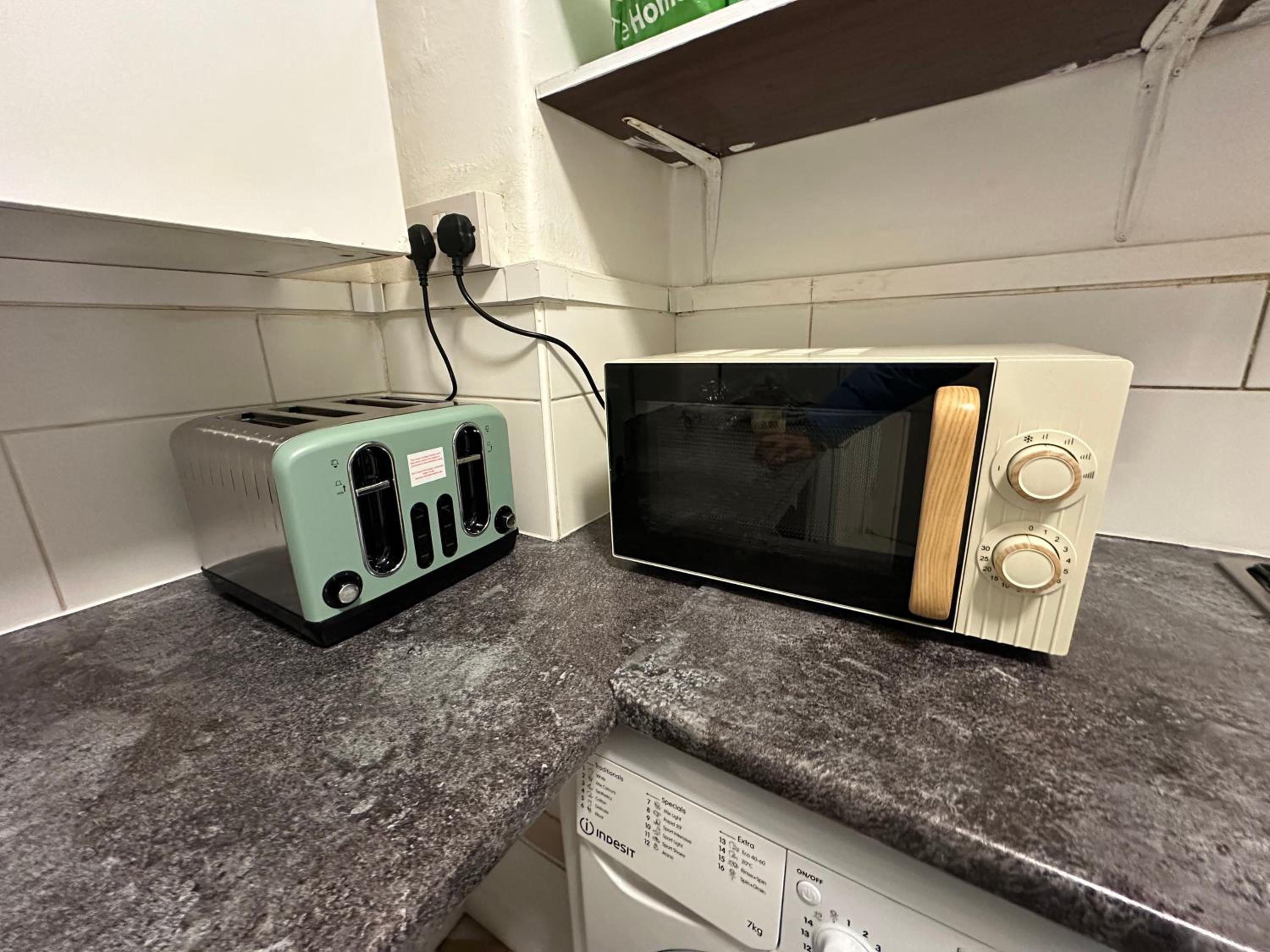 Flat in Aldgate East, London