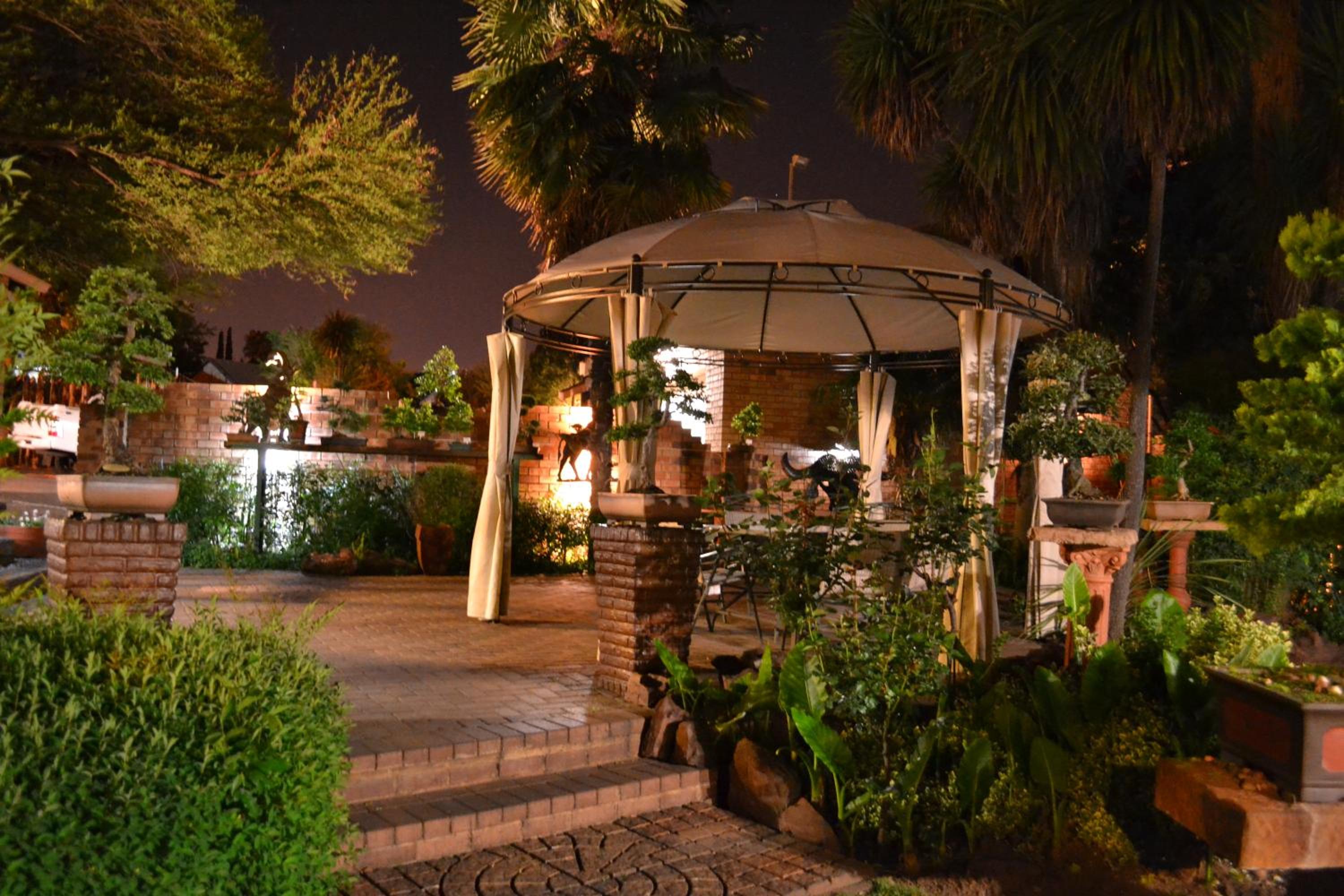 Aark Guest Lodge