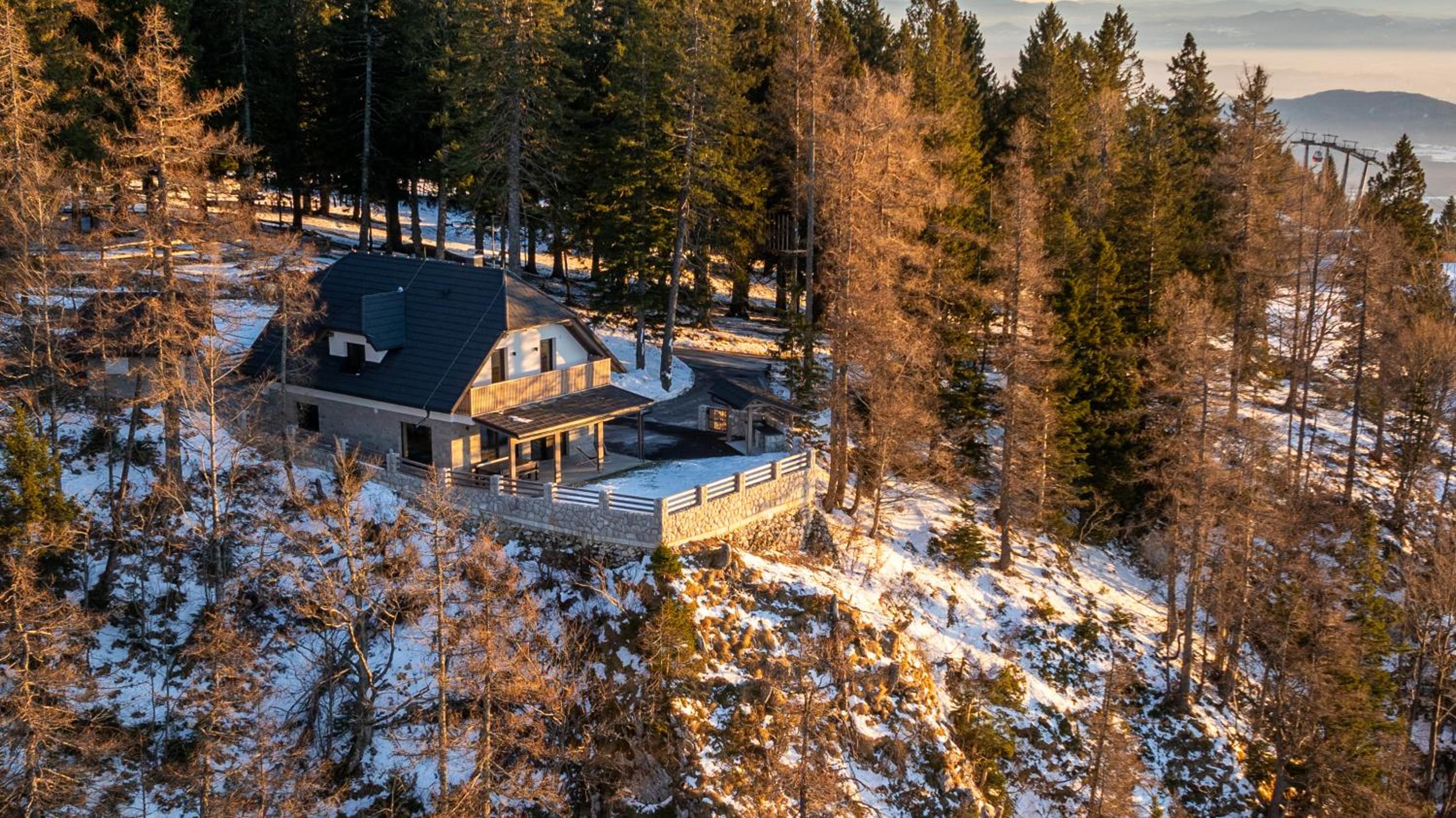 Vila Klif vacation home with sauna and terrace