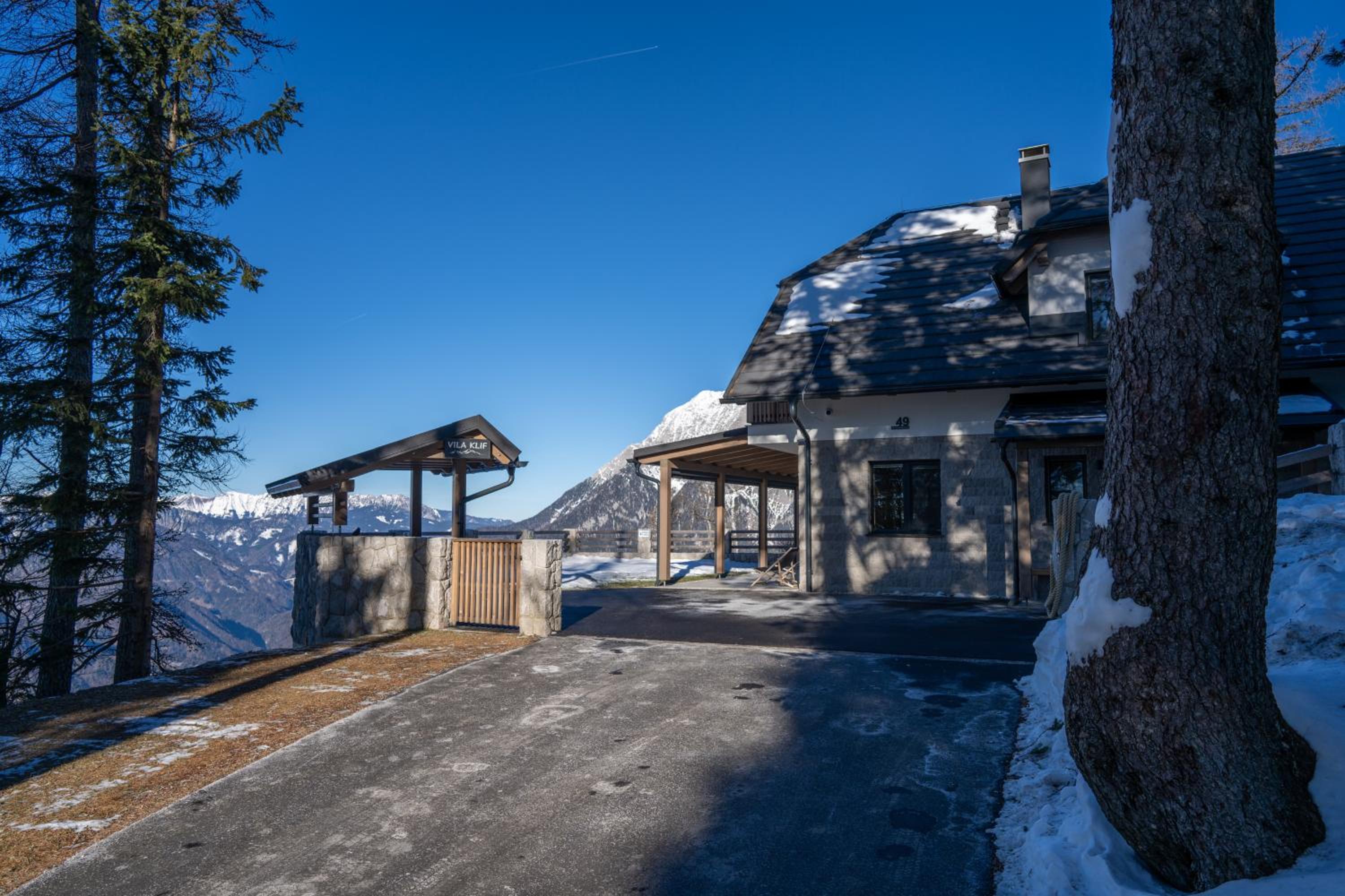 Vila Klif vacation home with sauna and terrace