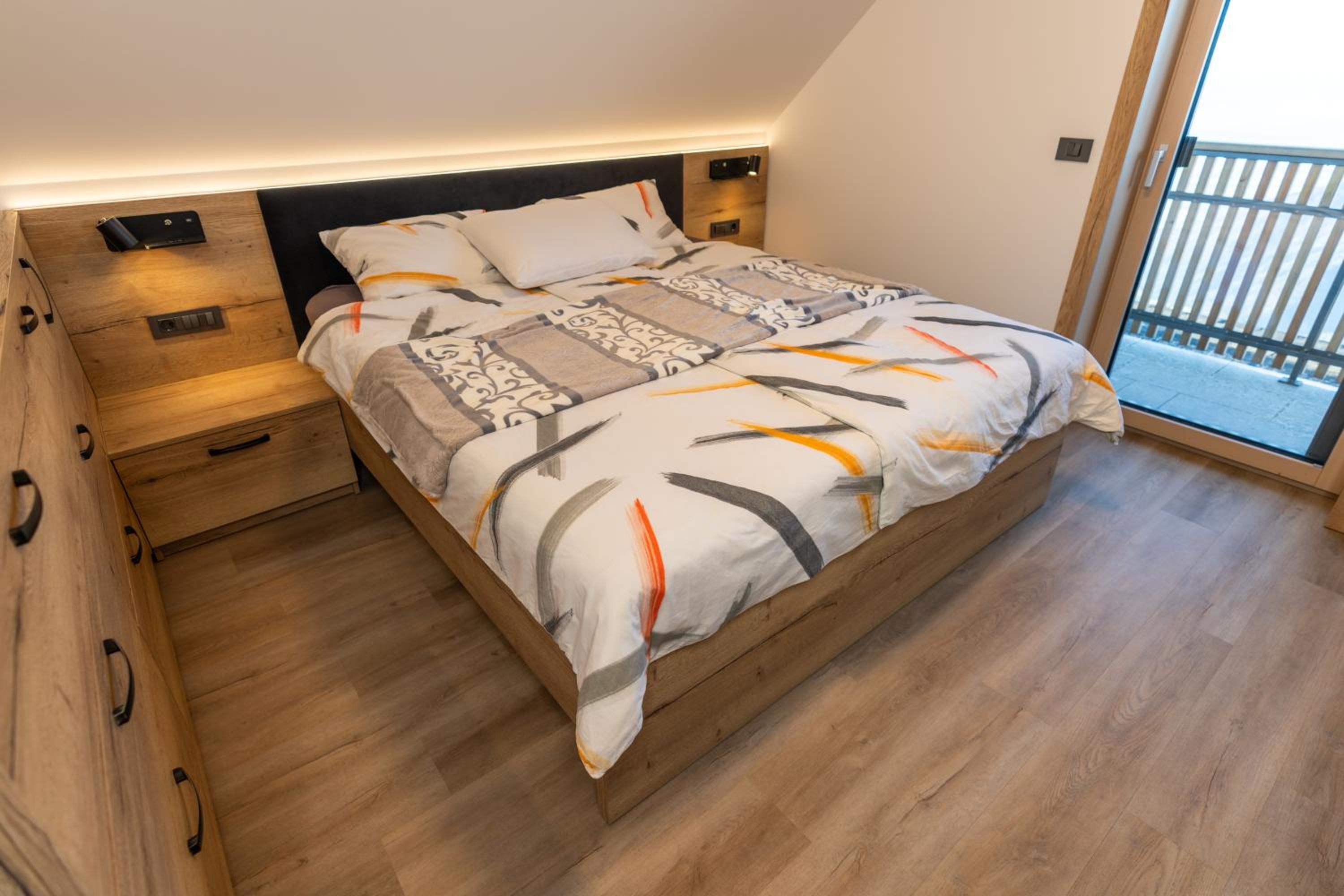 Vila Klif vacation home with sauna and terrace