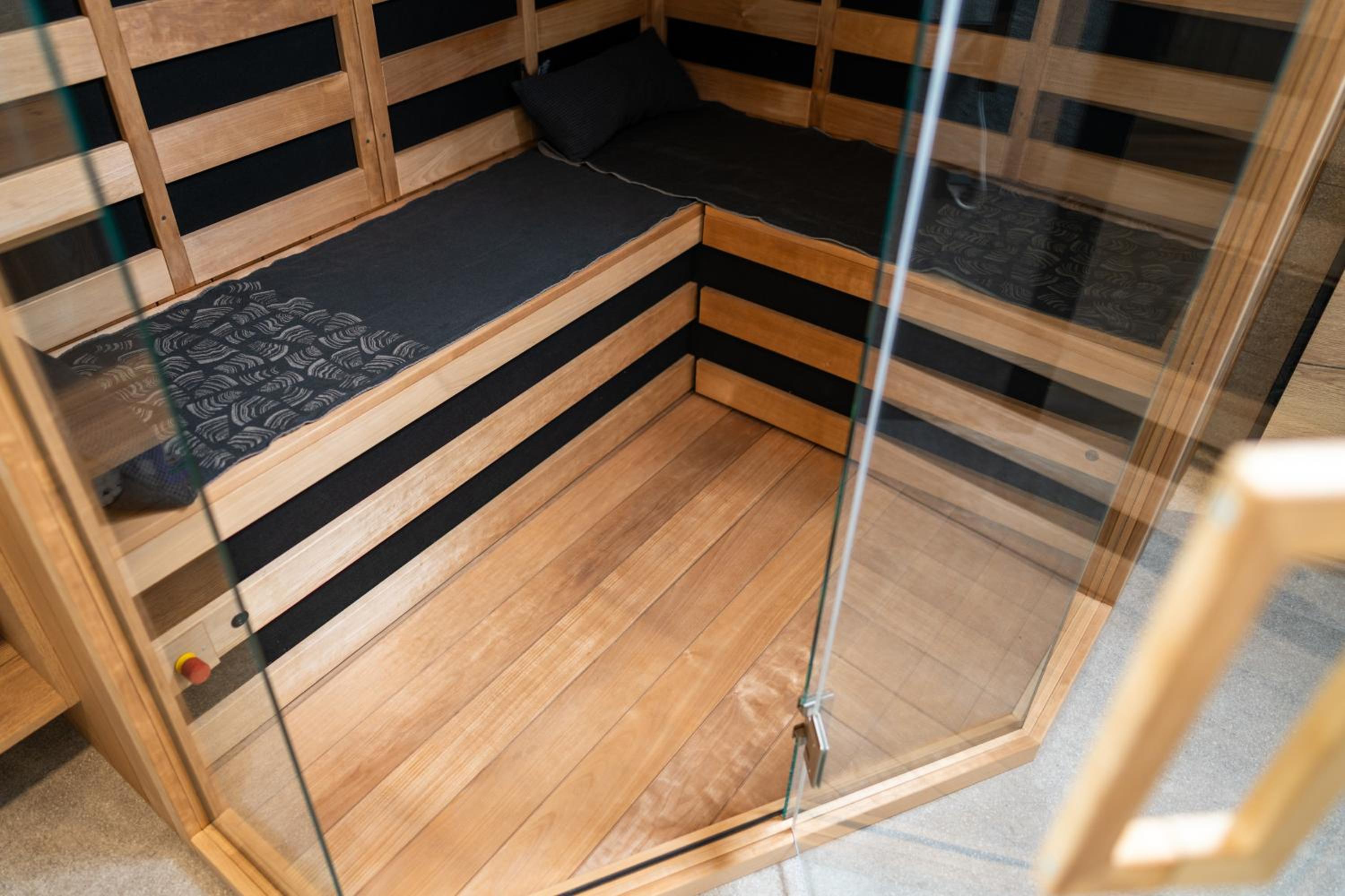 Vila Klif vacation home with sauna and terrace