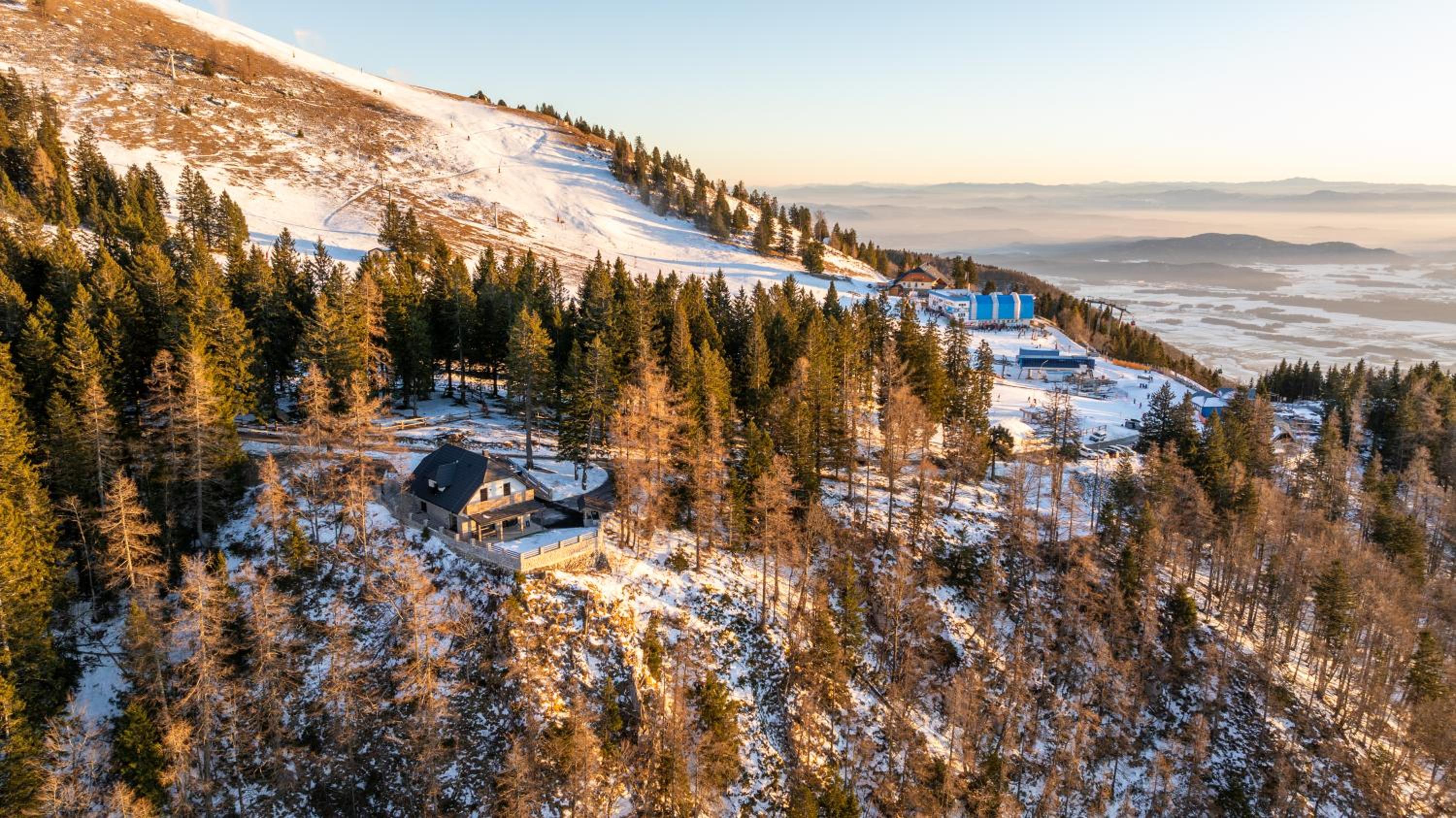 Vila Klif vacation home with sauna and terrace