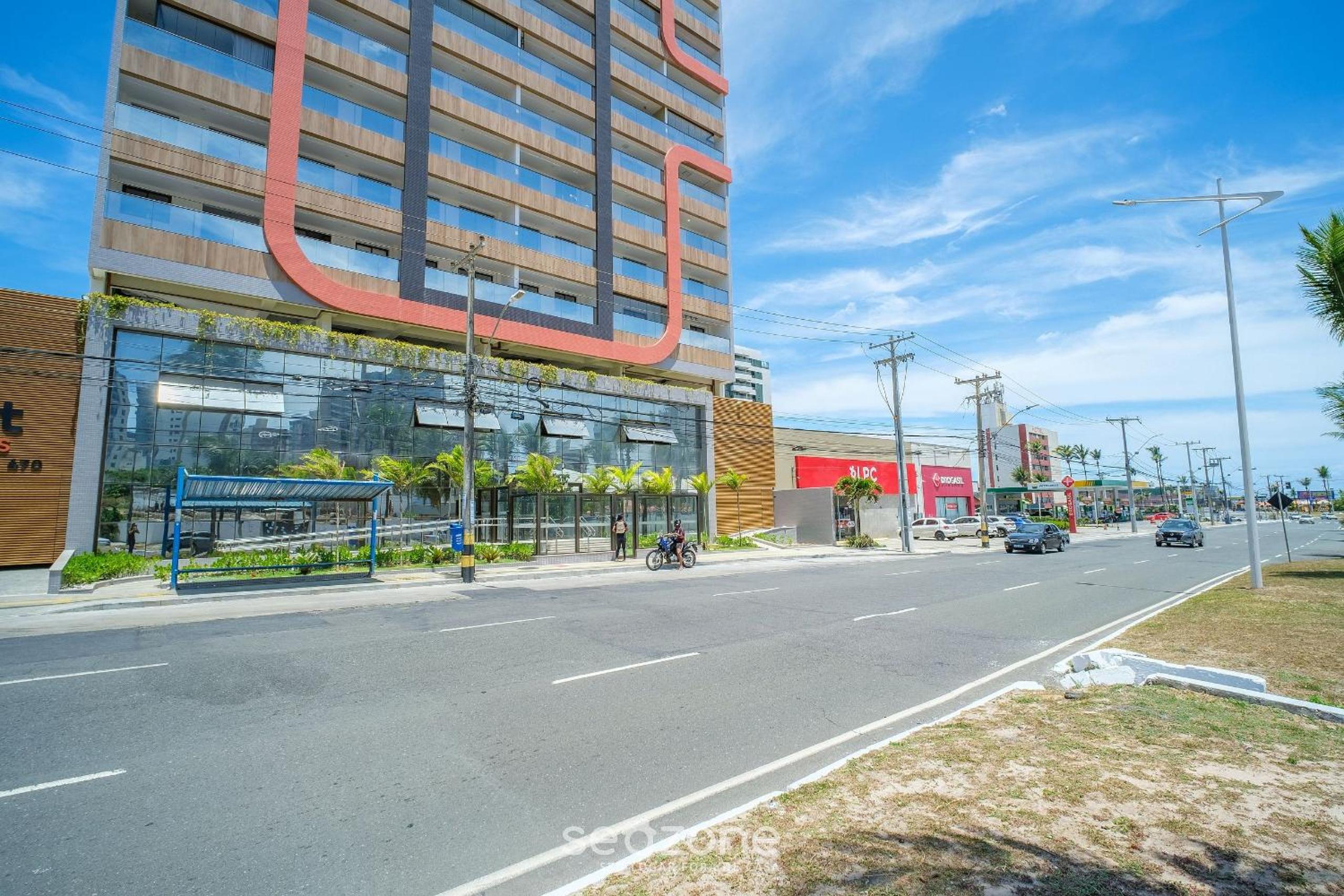 SMT - Building 750m from the Beach in Salvador
