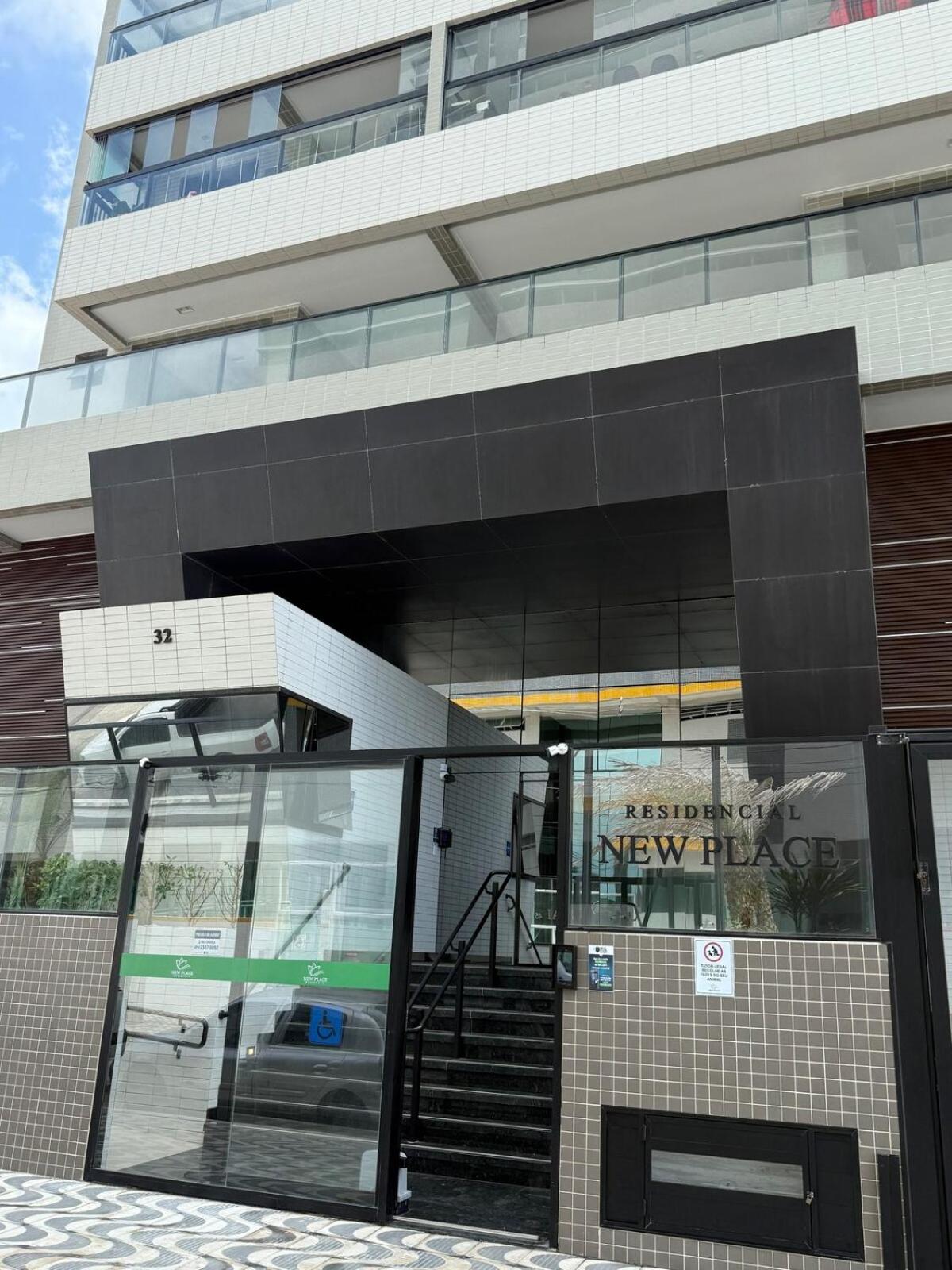 Apartamento novo pé na areia vista mar