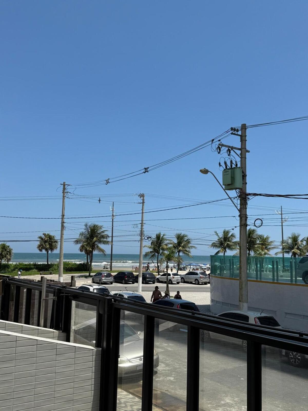 Apartamento novo pé na areia vista mar