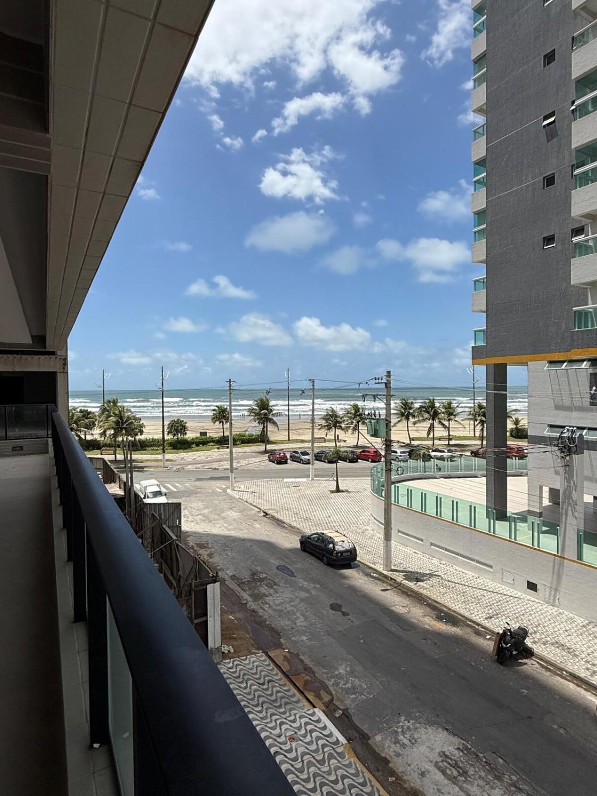 Apartamento novo pé na areia vista mar