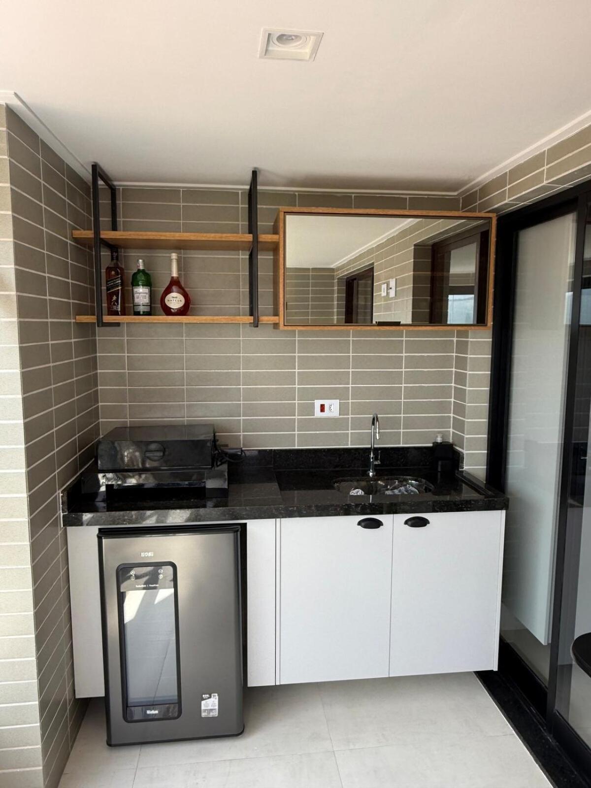 Apartamento novo pé na areia vista mar