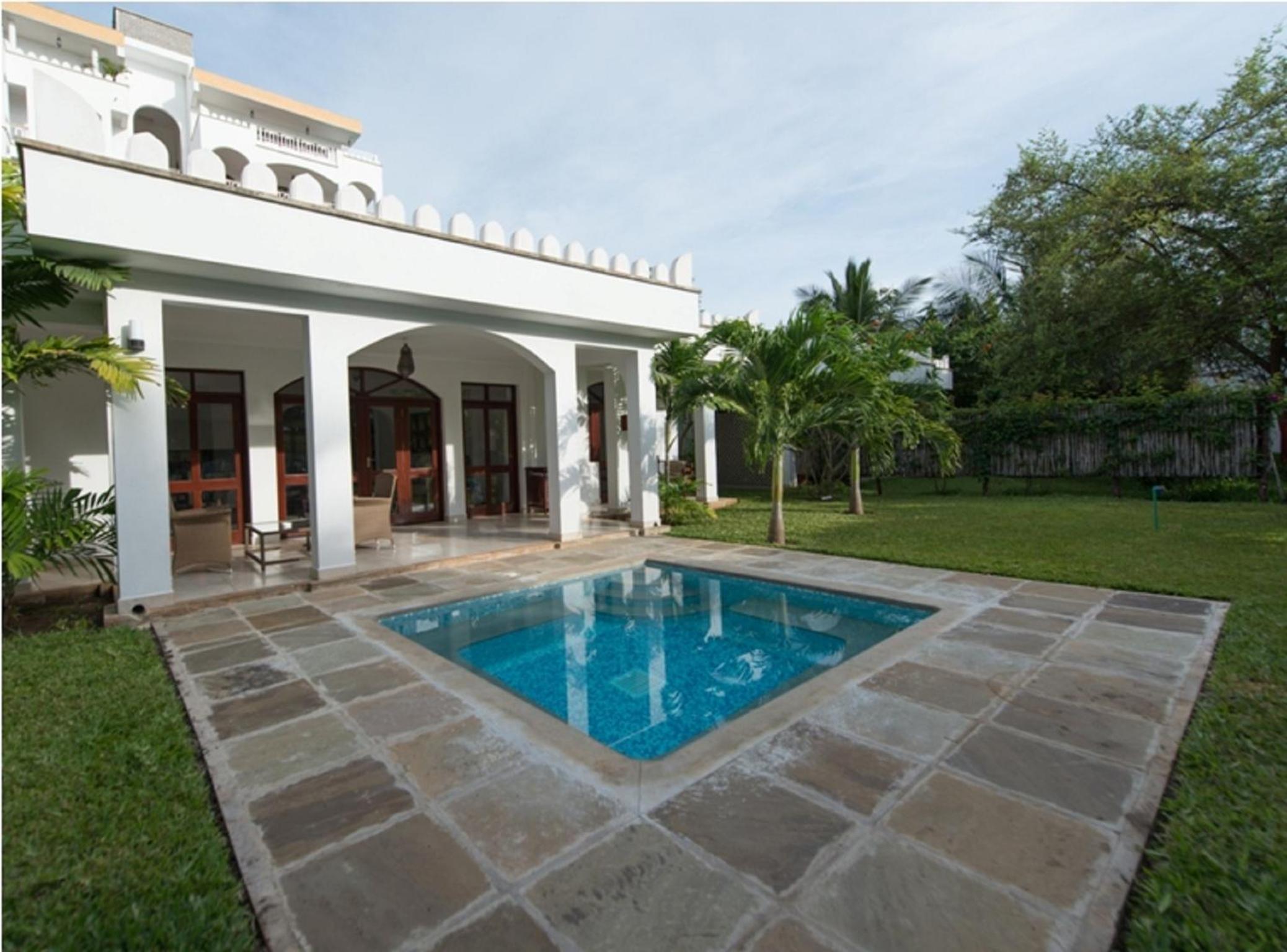 Lantana Galu Beach